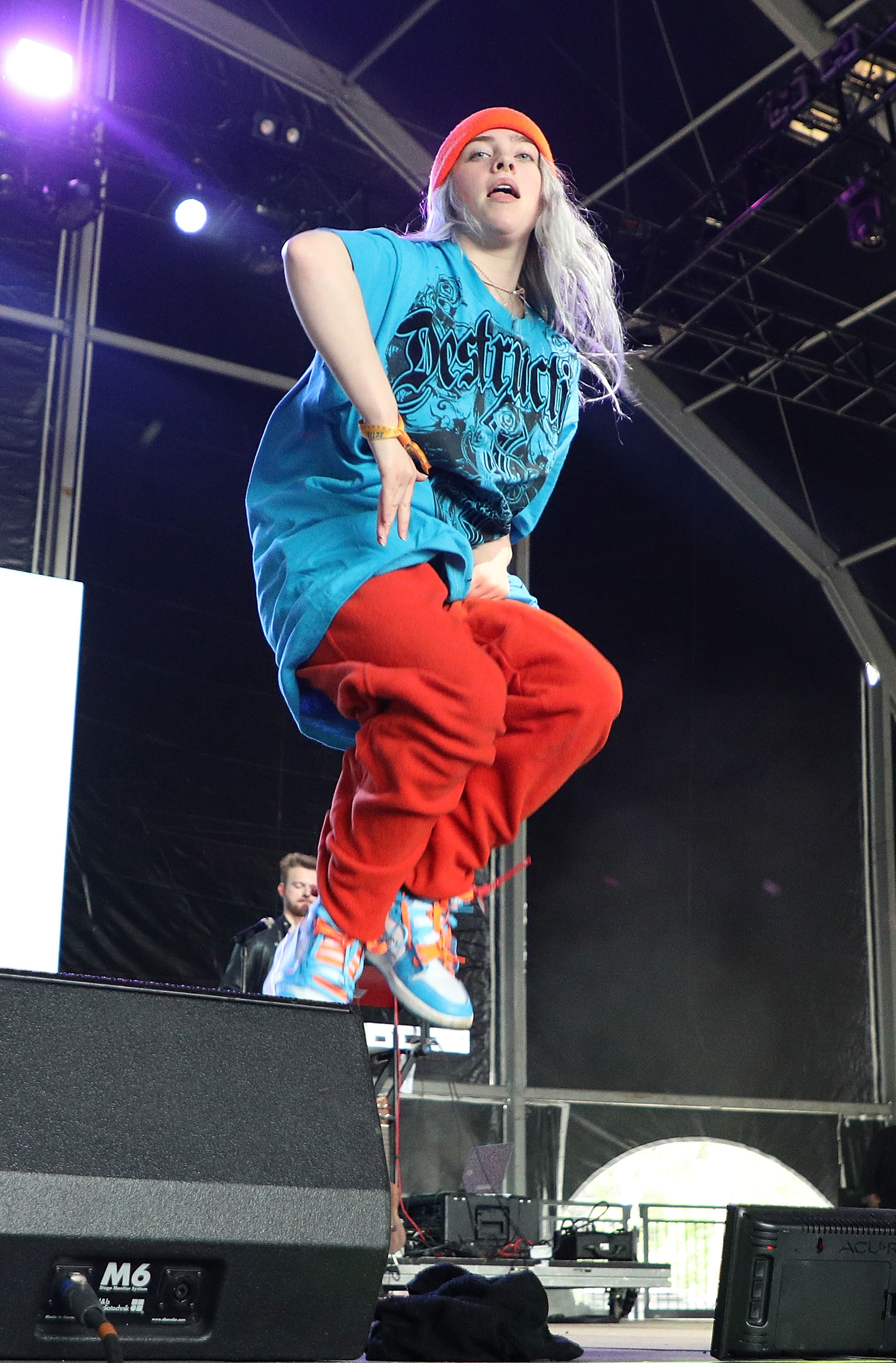 Billie Eilish actúa en el escenario durante el tercer día del Governors Ball Music Festival en Nueva York, el 3 de junio de 2018 | Fuente: Getty Images