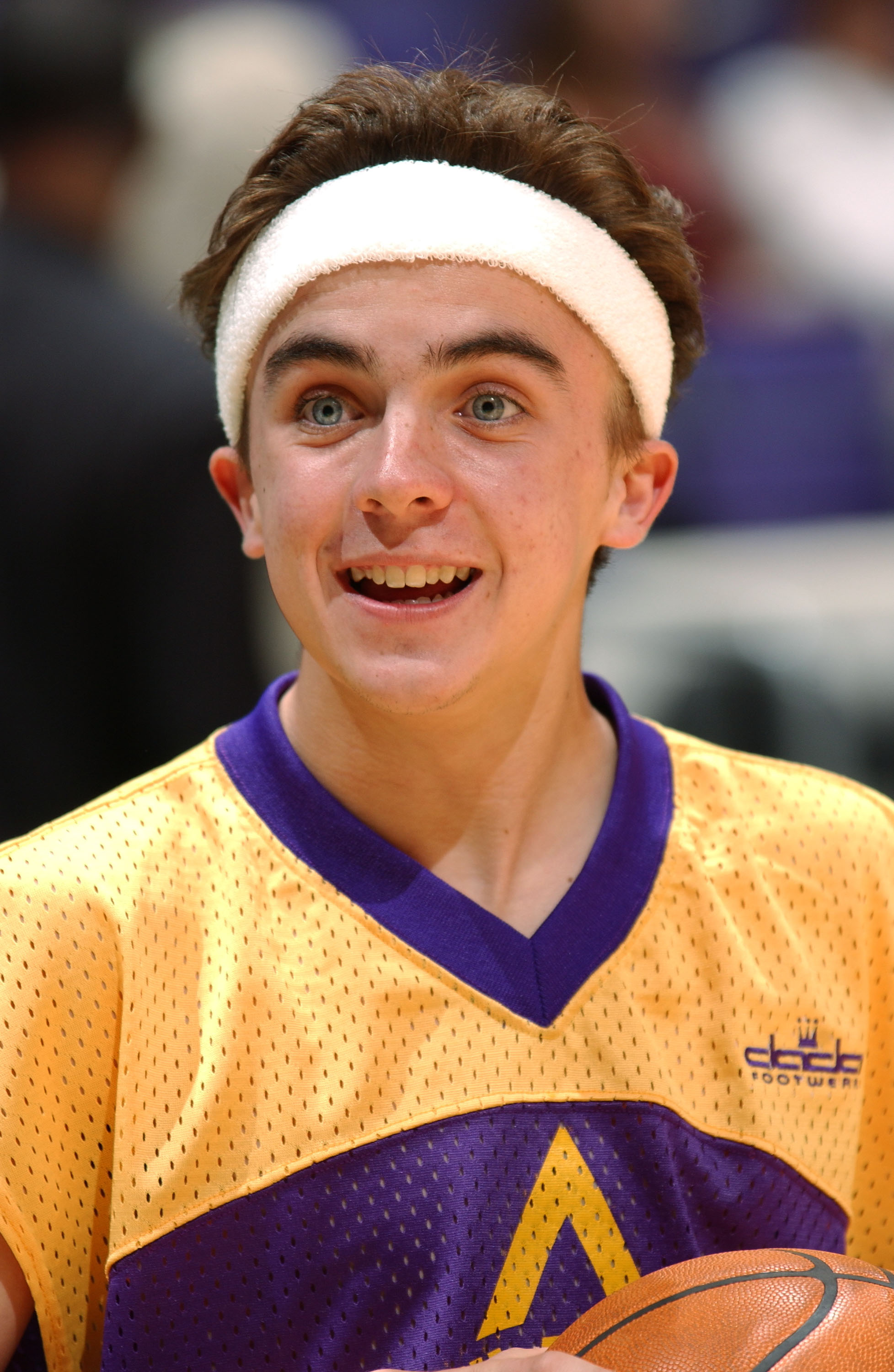 El joven actor participa en el 17º partido anual de baloncesto de famosos Magic Johnson "A Midsummer Night's Magic" el 11 de agosto de 2002, en Hollywood, California. | Fuente: Getty Images