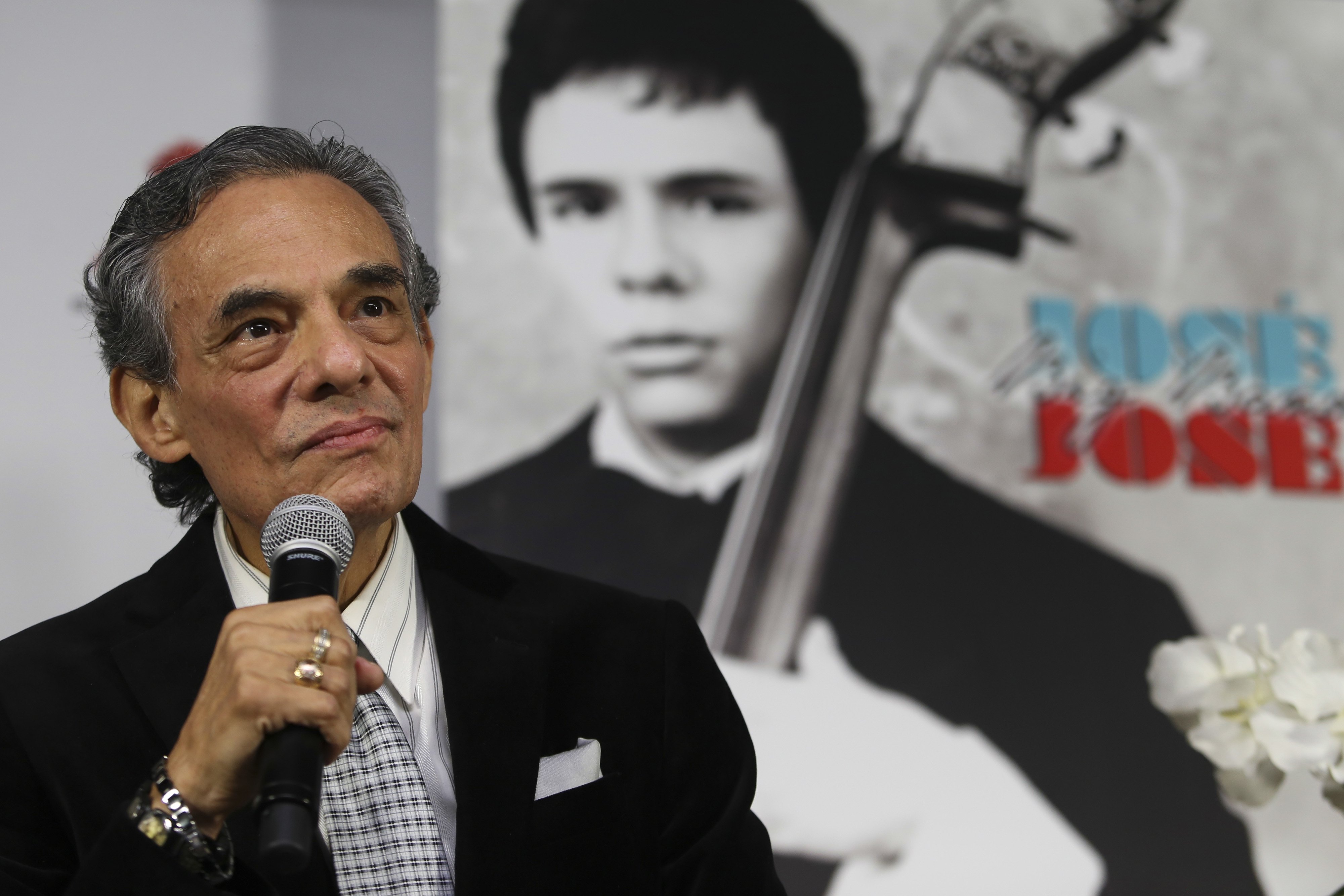 José José presenta material en conferencia de prensa en noviembre de 2014. │Foto: Getty Images