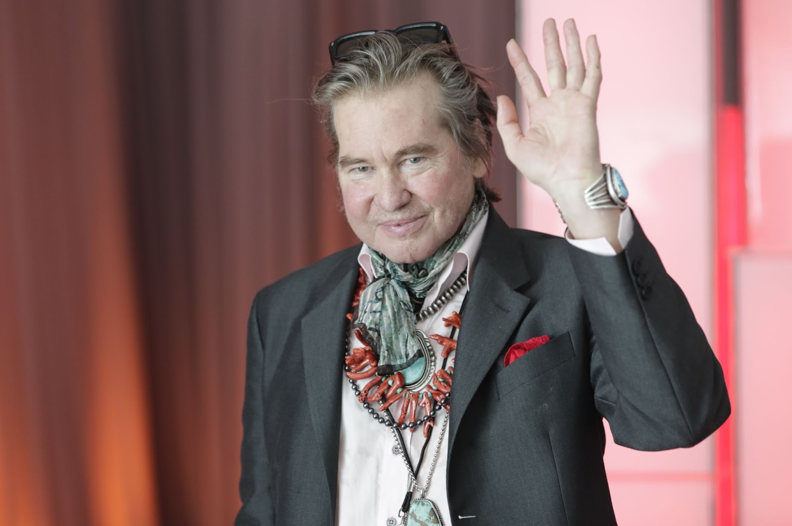 Val Kilmer visita la sede de las Naciones Unidas en Nueva York para promover la iniciativa de los 17 Objetivos de Desarrollo Sostenible (ODS) el 20 de julio de 2019 | Fuente: Getty Images