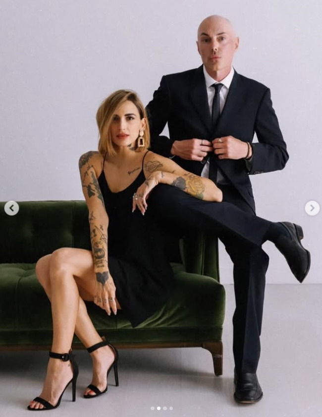 Una foto que Imbelli ha compartido en su Instagram muestra a la antigua pareja posando juntos antes de que se acabara su matrimonio. Imbelli solicitó la anulación 15 días después de la boda, alegando "fraud" in the court filing. | Source: Instagram/romi_hairandbeauty
