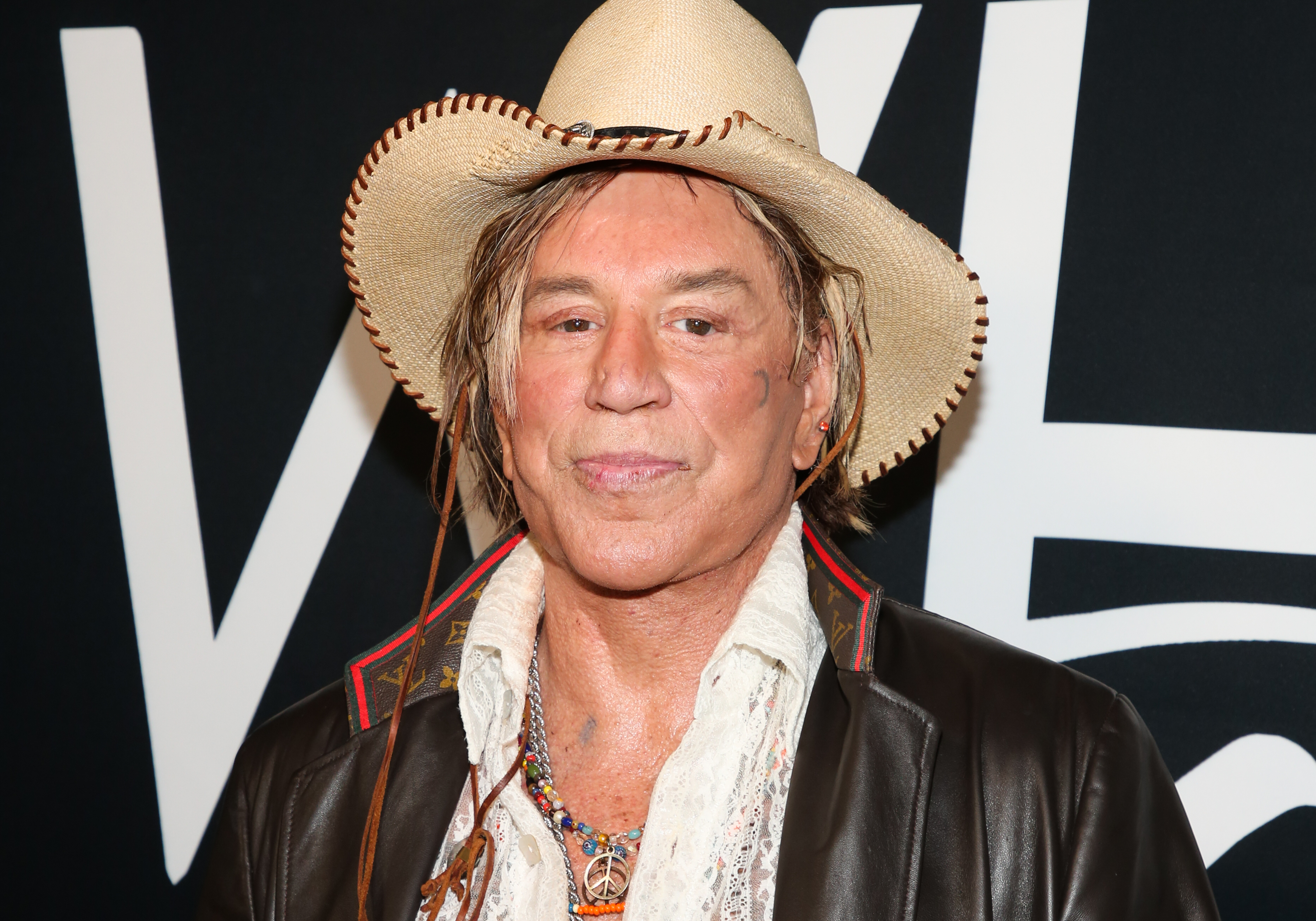 Mickey Rourke en el TEATRO Even Summer White Affair el 17 de junio de 2022, en West Hollywood, California. | Fuente: Getty Images