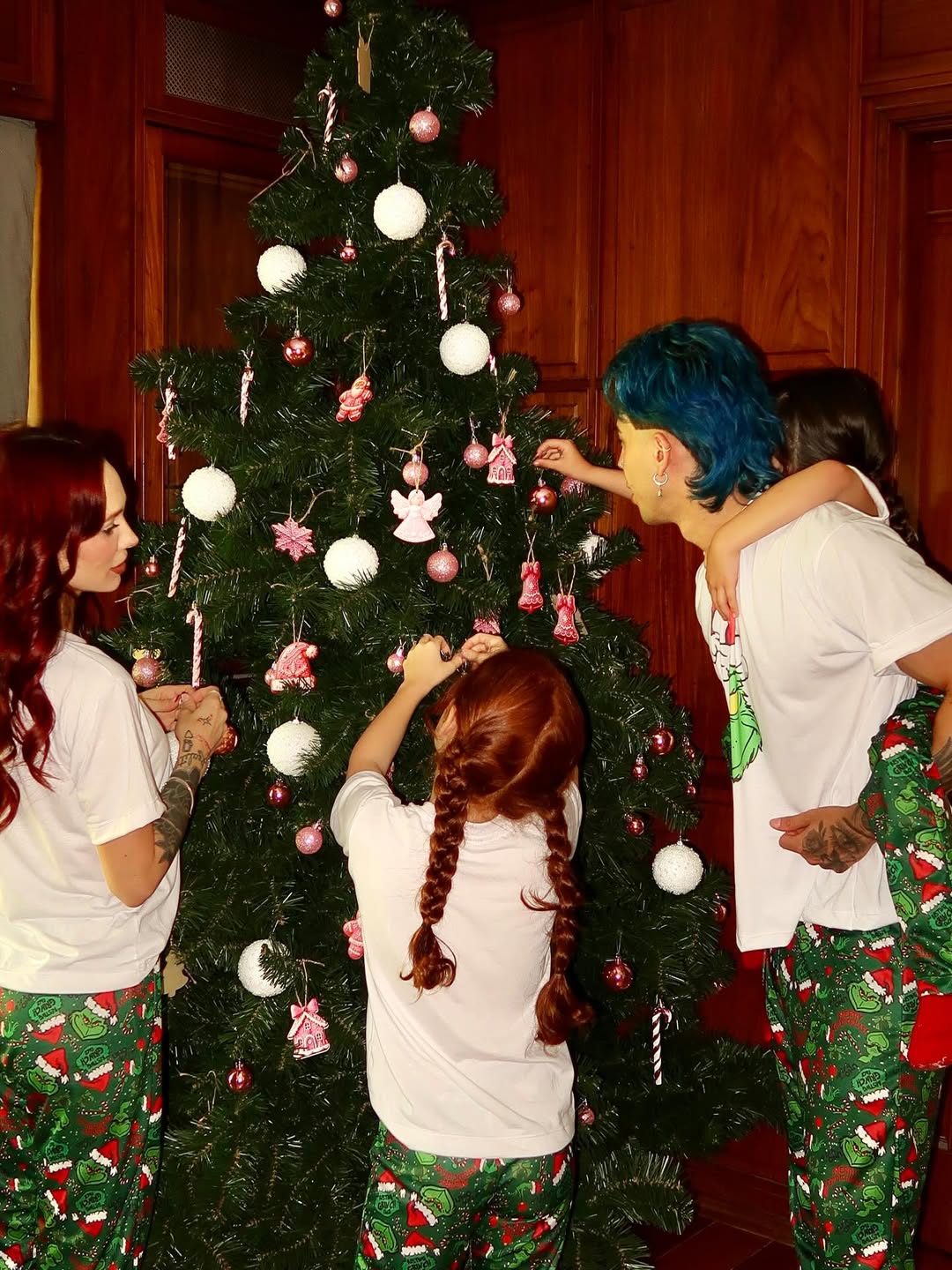 Las fotos navideñas de Luckra y La Joaqui. | Foto: instagram.com/luckra