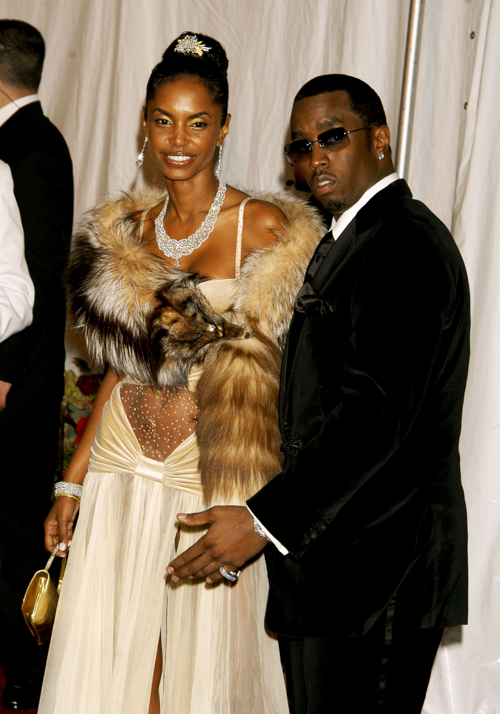 Kim Porter y Sean "P. Diddy" Combs durante la fiesta de cumpleaños de Diddy el 4 de noviembre de 2004 | Fuente: Getty Images