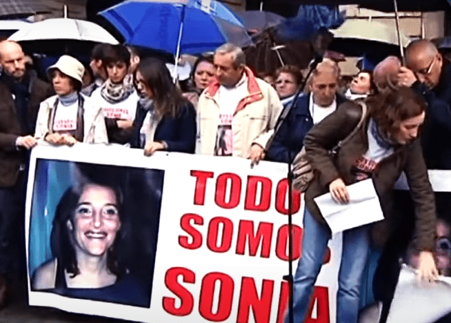 Concentración para pedir certezas y justicia por Sonia. | Foto: YouTube/laSexta Noticias