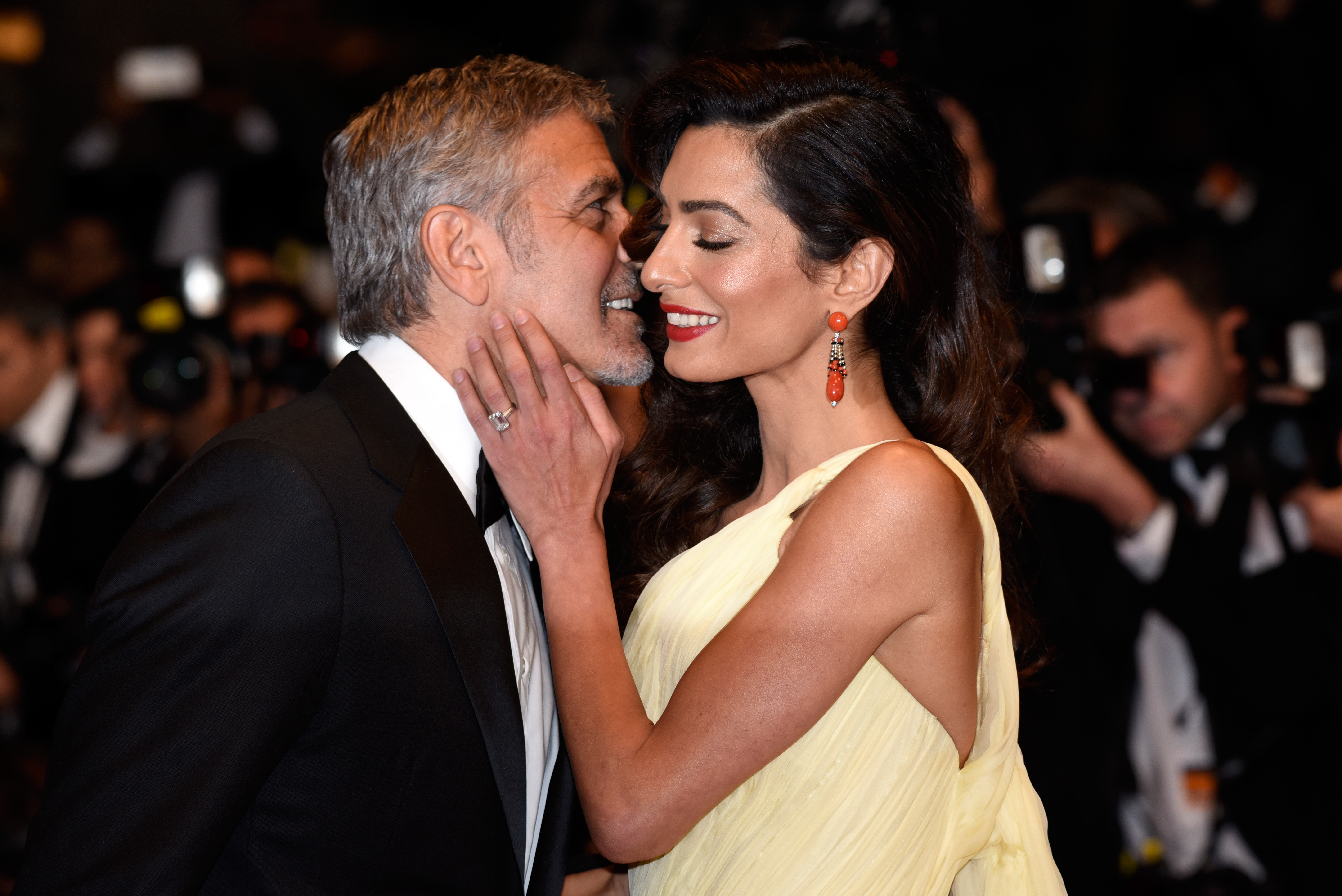 George y Amal Clooney en el estreno de "Money Monster" durante la 69 edición del Festival de Cine de Cannes, Francia, el 12 de mayo de 2016 | Fuente: Getty Images