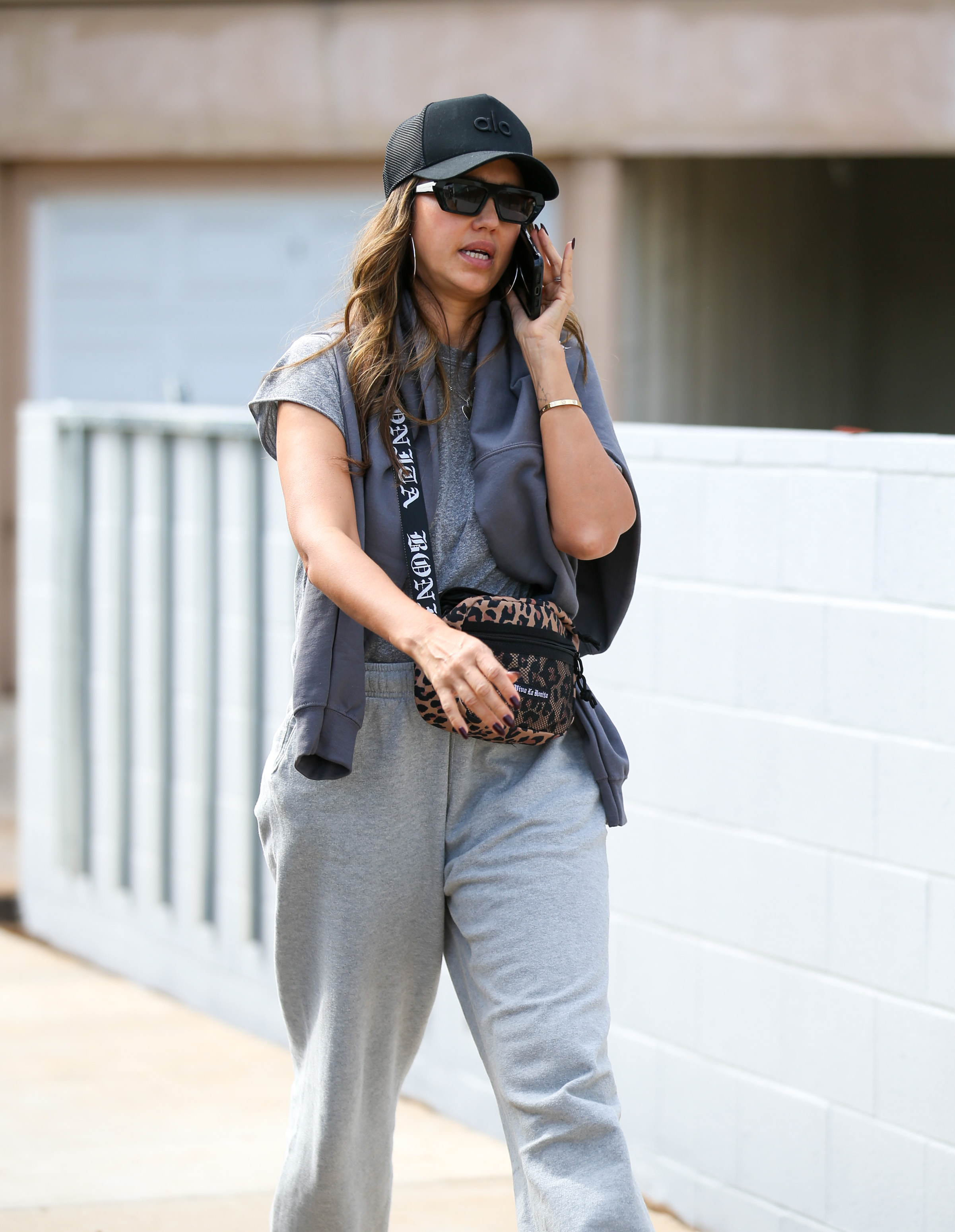 Jessica Alba vista en Los Angeles, California | Fuente: Getty Images