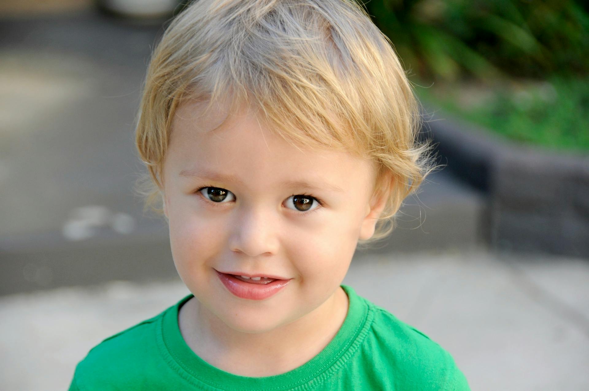 Un niño sonriente | Foto: Pexels