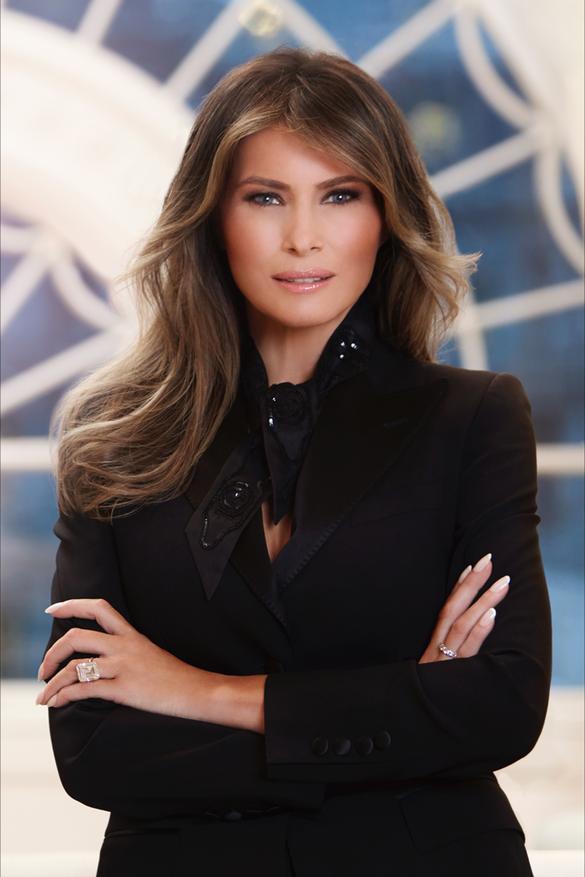 Melania Trump posa para un retrato como Primera Dama en la Casa Blanca en abril de 2017 en Washington, D.C. | Fuente: Getty Images