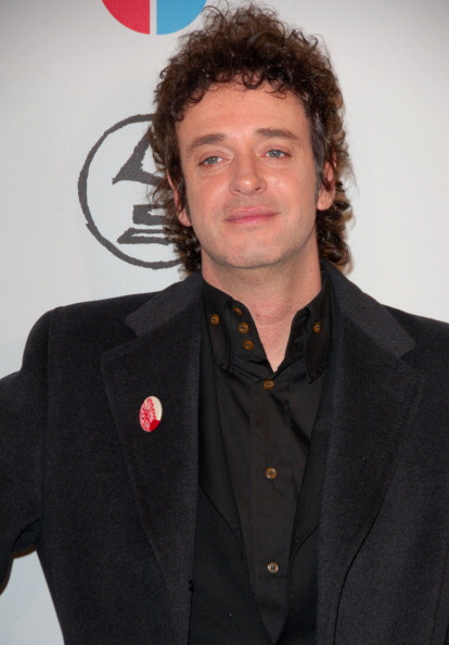 Gustavo Cerati, nominado durante la 7ª Entrega Anual de los Latin GRAMMY, a su llegada al Madison Square Garden en la ciudad de Nueva York, Estados Unidos | Fuente: Getty Images