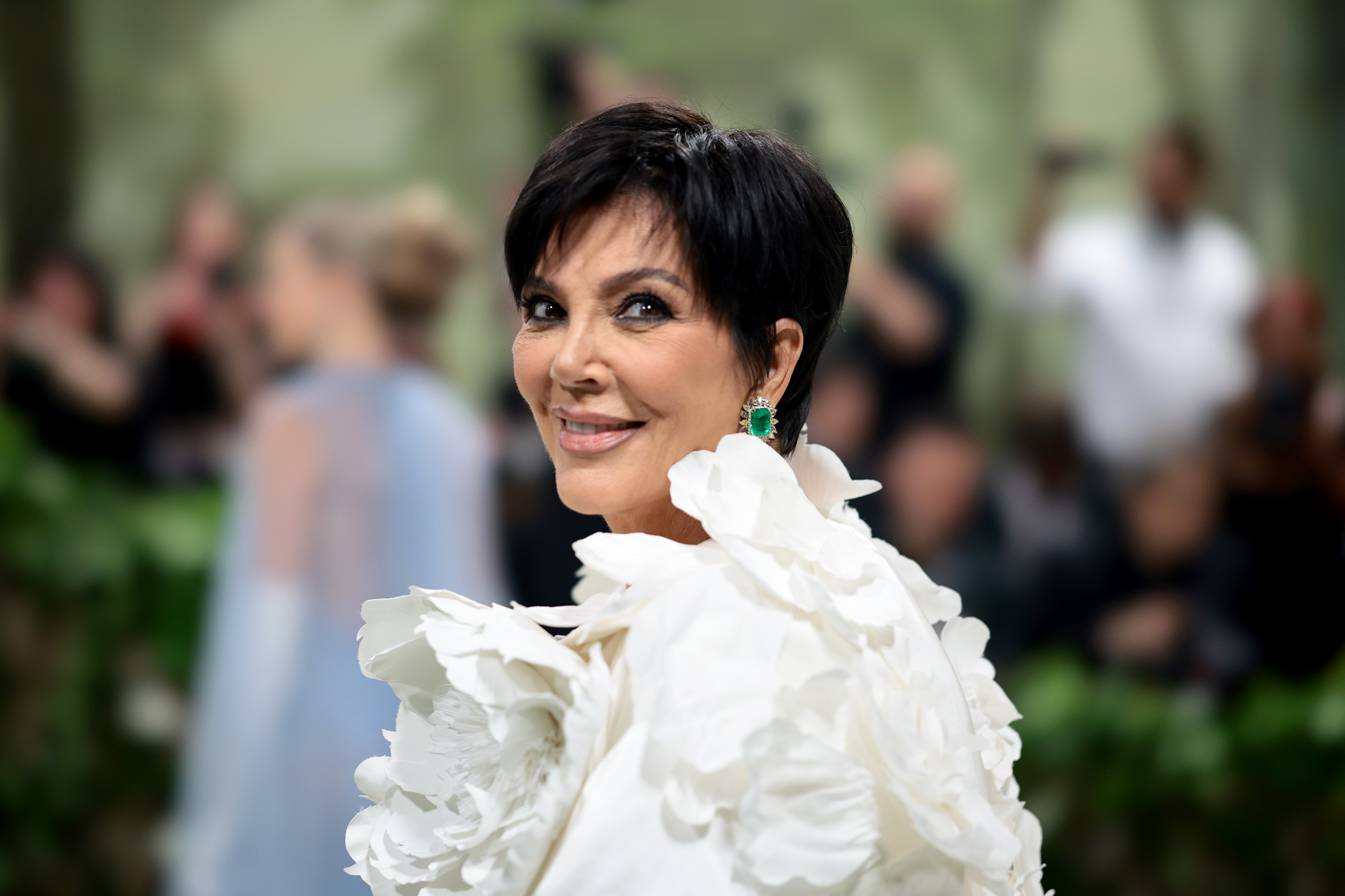 Kris Jenner asiste a la Met Gala celebrando "Sleeping Beauties: Reawakening Fashion" en el Metropolitan Museum of Art. | Fuente: Getty Images