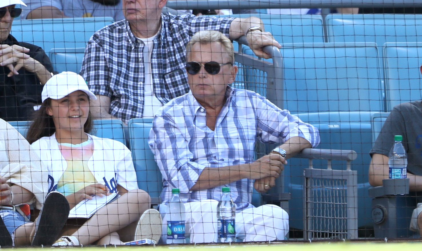 El legendario presentador de televisión es visto de paseo en Encino, California, el 12 de abril de 2024 | Fuente: Getty Images