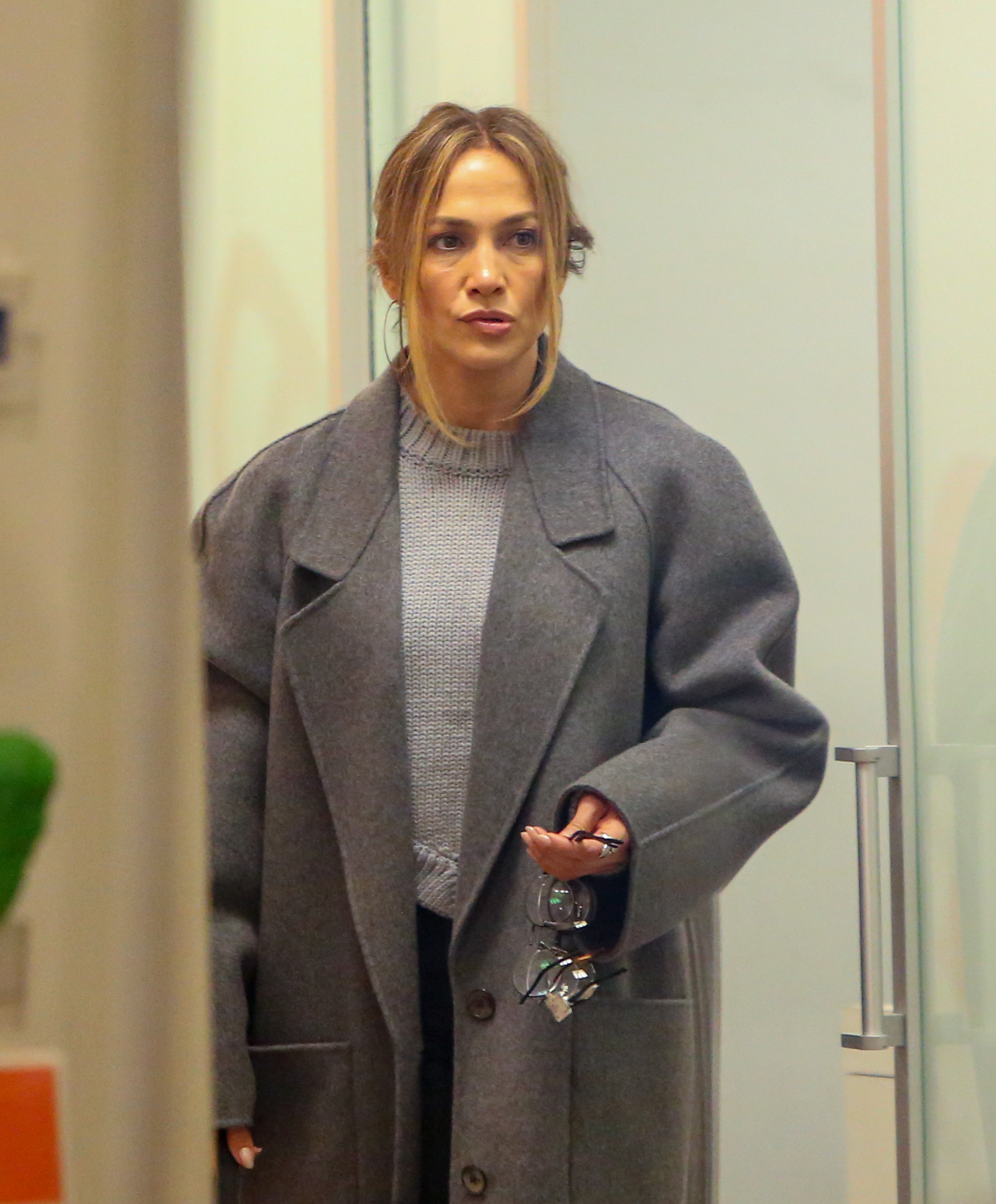 Jennifer Lopez vista en Los Ángeles, California, el 11 de diciembre de 2021 | Fuente: Getty Images