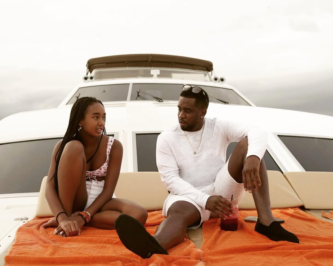 Diddy y Chance Combs en un yate, en mayo de 2021 | Fuente: Instagram/myfancychance