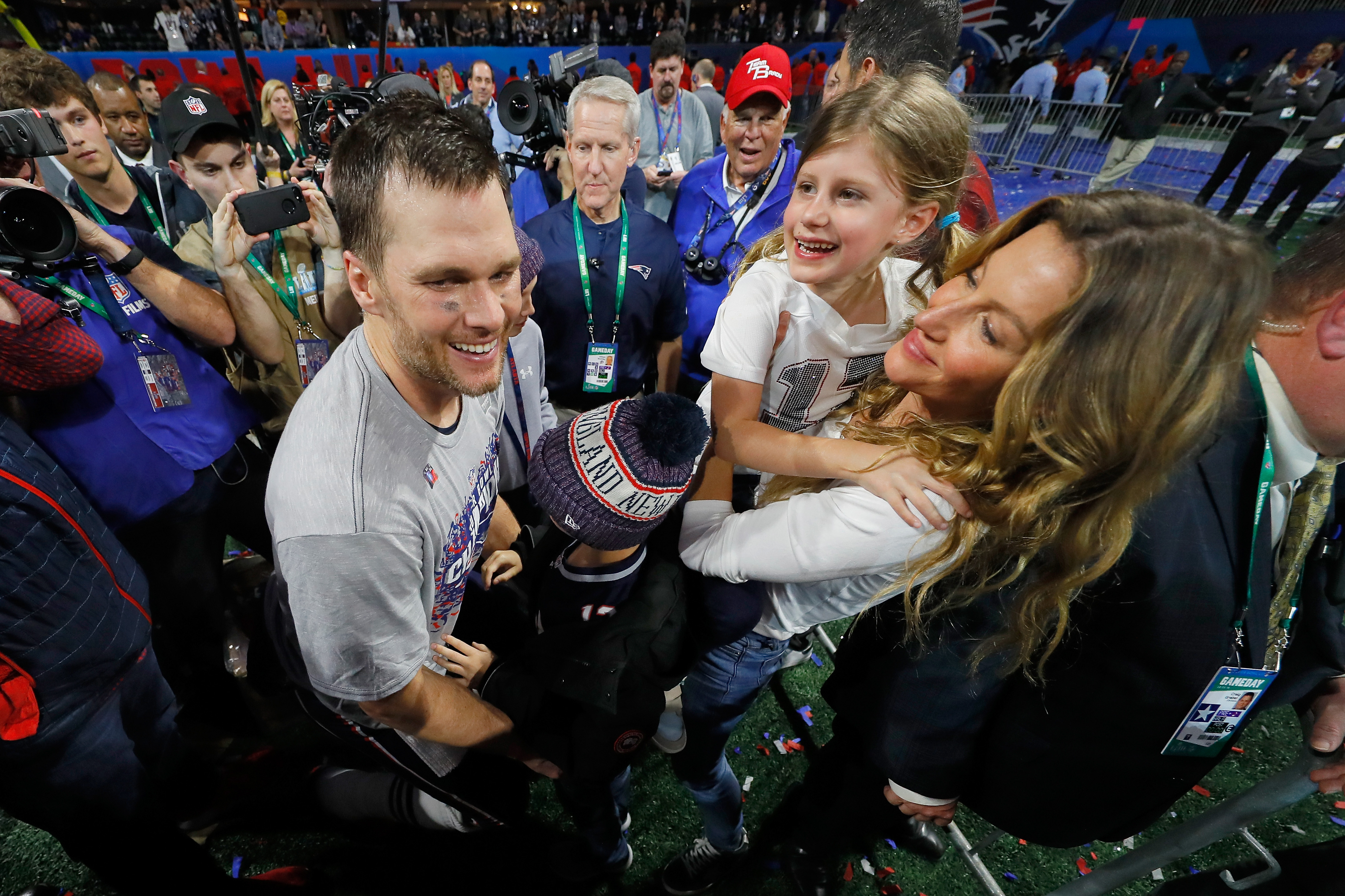 Tom Brady y Gisele Bündchen con sus hijos, Benjamin y Vivian Brady después del Super Bowl LIII en Atlanta, Georgia, el 3 de febrero de 2019. | Fuente: Getty Images