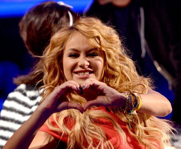 La jueza Paulina Rubio en "The X Factor" de FOX, temporada 3, los 13 mejores actúan de nuevo en vivo el 7 de noviembre de 2013 en Hollywood, California | Fuente: Getty Images