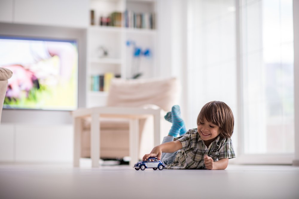 Niño jugando en casa | Foto: Shutterstock