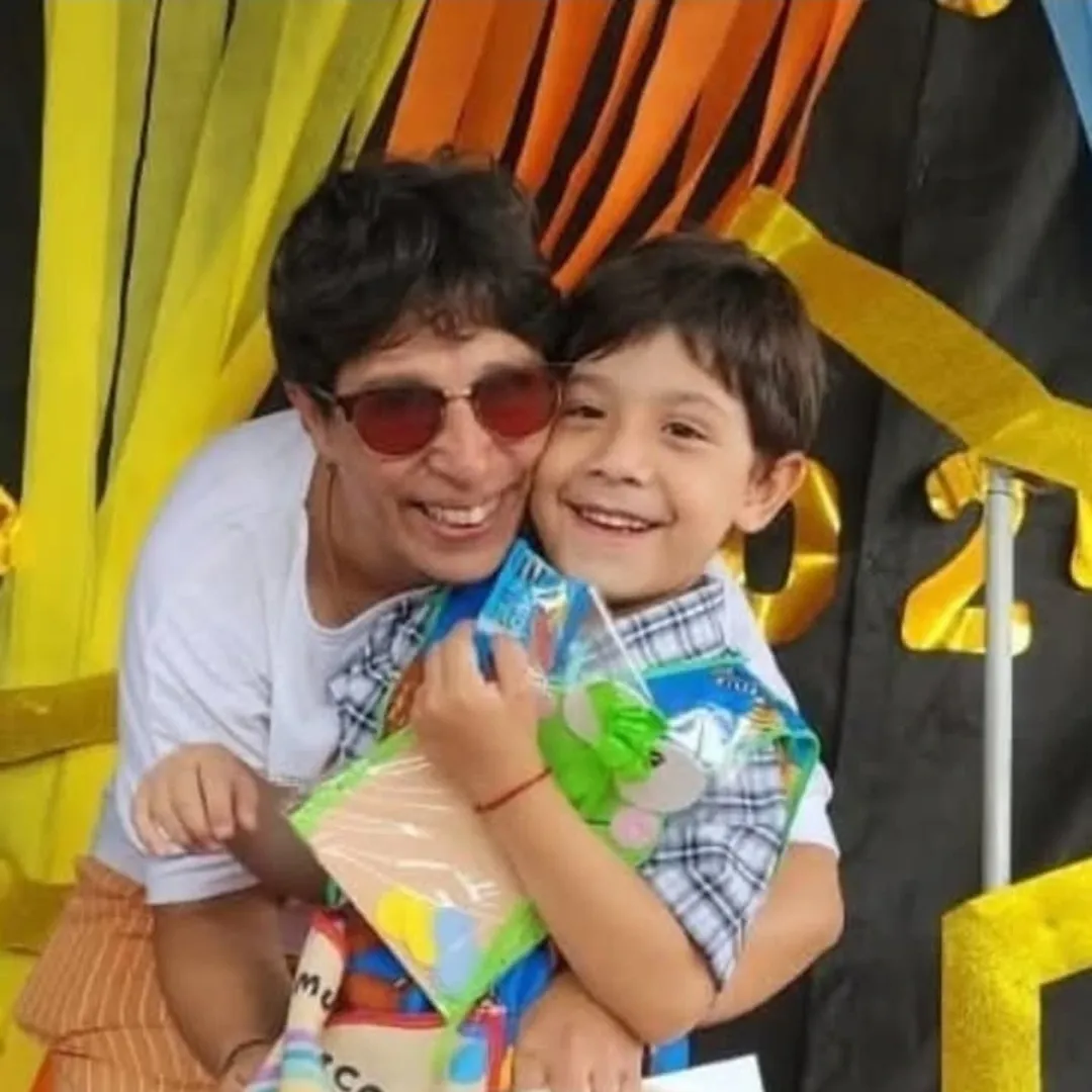 Micaela y su hijo. | Foto: Instagram.com/by_notibera_servicios
