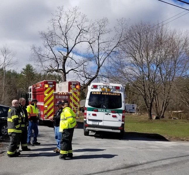 Bomberos y paramédicos acudieron al lugar del accidente | Foto: Facebook/Town of Cairo New York Police Department