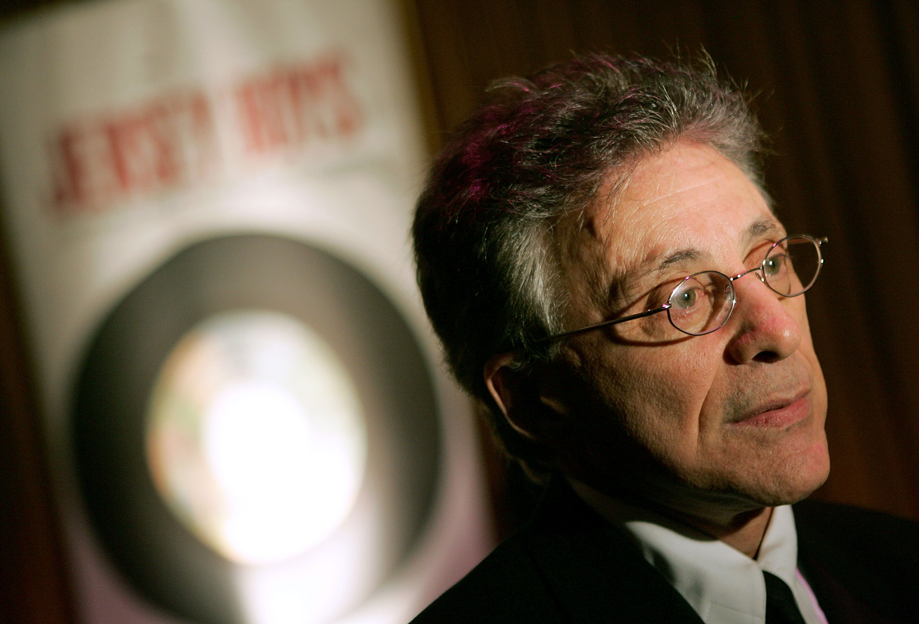 El famoso cantante en la fiesta posterior al estreno de la obra "Jersey Boys" en el Marriott Marquis, Nueva York, el 6 de noviembre de 2005. | Fuente: Getty Images