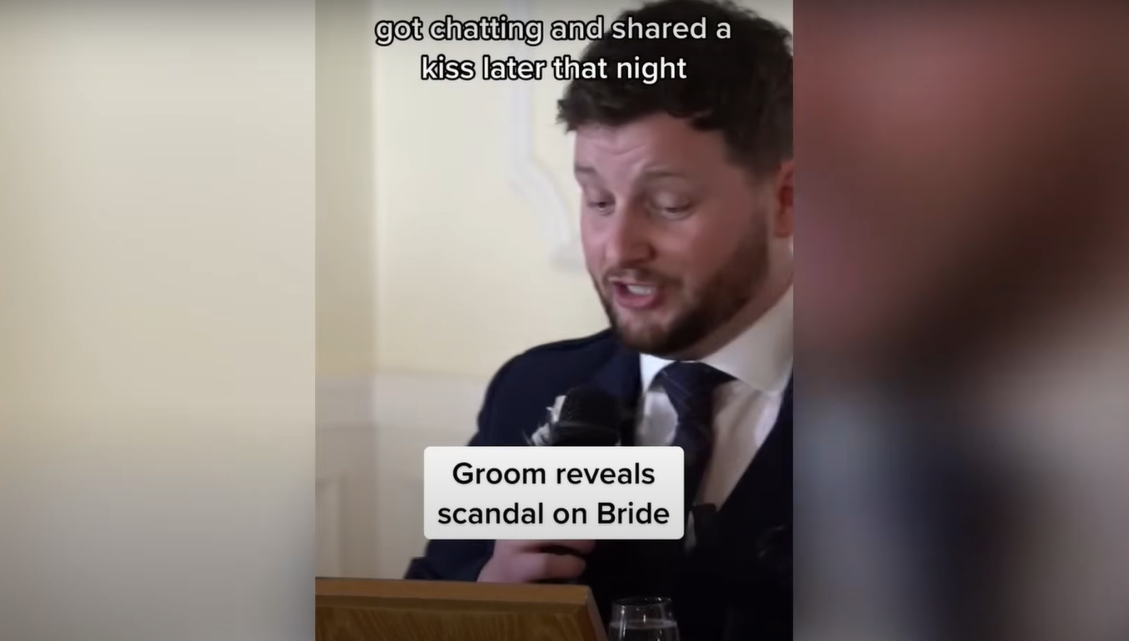 El novio Ian Young pronunciando su discurso de boda | Fuente: YouTube / Daily Record