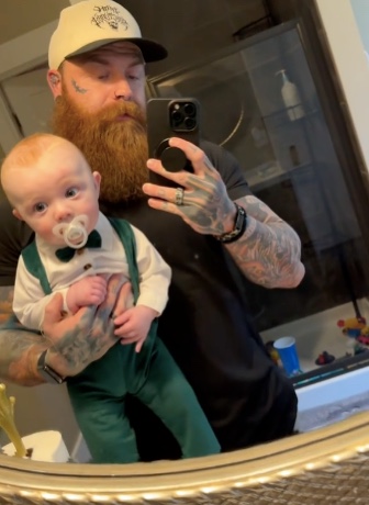 Kevin Clevenger y su hijo | Fuente: TikTok.com/ironsanctuary