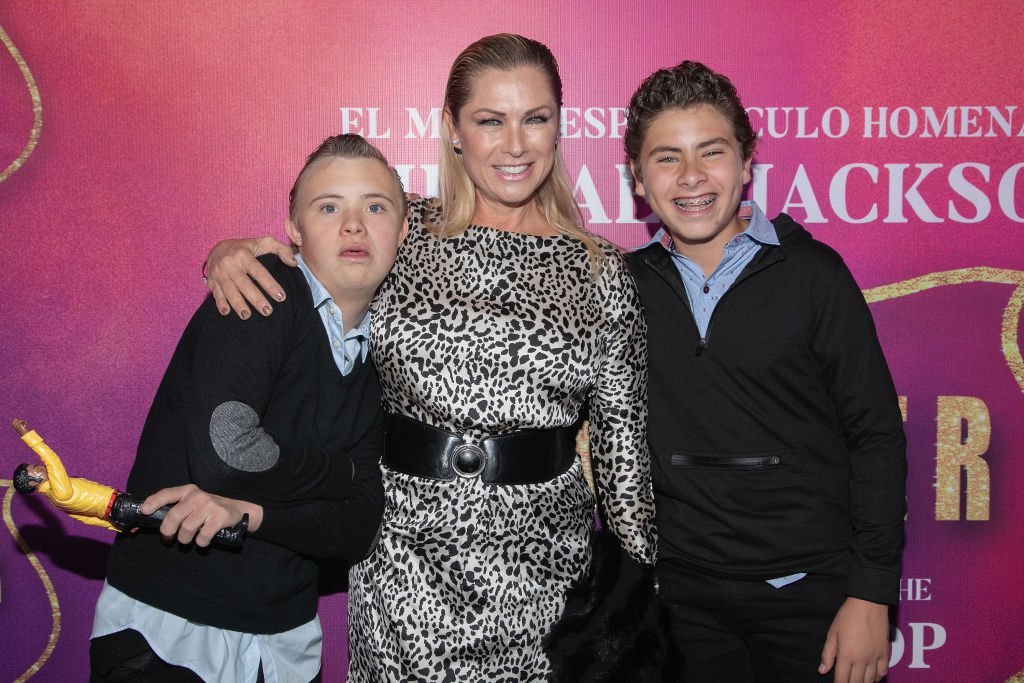 Leticia Calderón y sus hijos, en 2019. | Foto: Getty Images