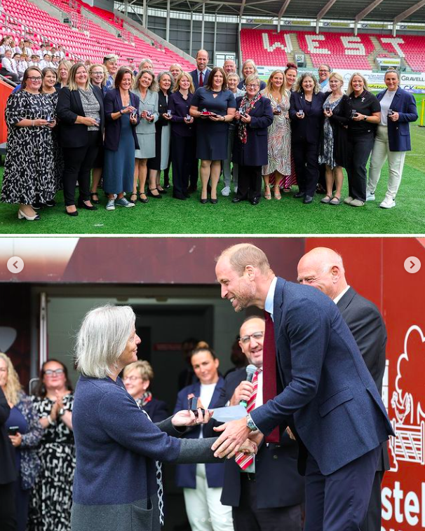 El príncipe William interactuando con antiguas jugadoras de rugby durante su visita al sur de Gales, publicado el 11 de septiembre de 2024 | Fuente: Instagram/princeandprincessofwales