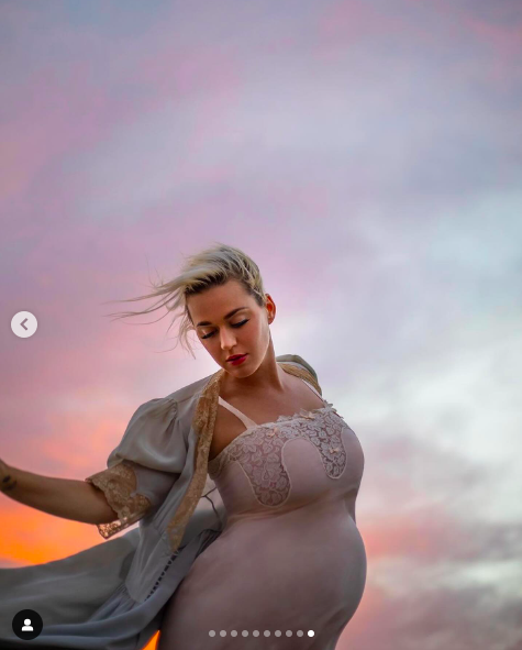 Katy Perry posando para una foto, publicada el 13 de mayo de 2024 | Fuente: Instagram/katyperry