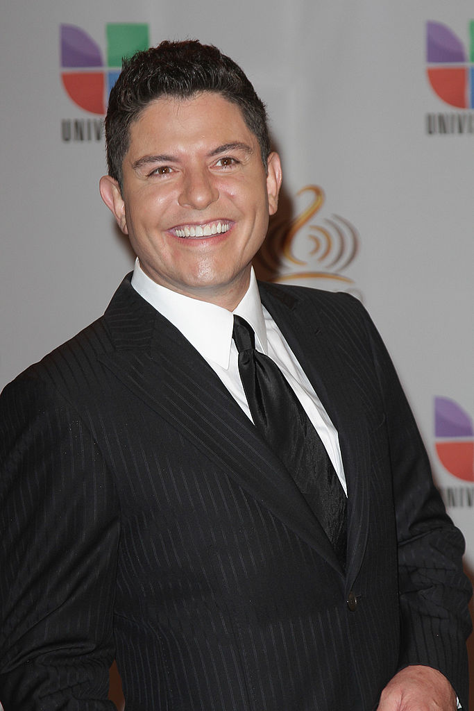 Ernesto Laguardia llega al Premio Lo Nuestro a La Música Latina en el American Airlines Arena el 16 de febrero de 2012 en Miami, Florida. | Fuente: Getty Images