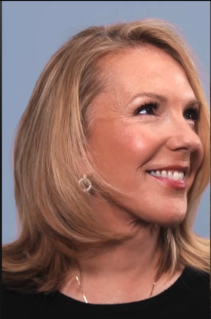 Una imagen que muestra la transformación de la mujer sin nombre tras la cirugía plástica, fechada el 11 de julio de 2023 | Fuente: TikTok/@quatela_center