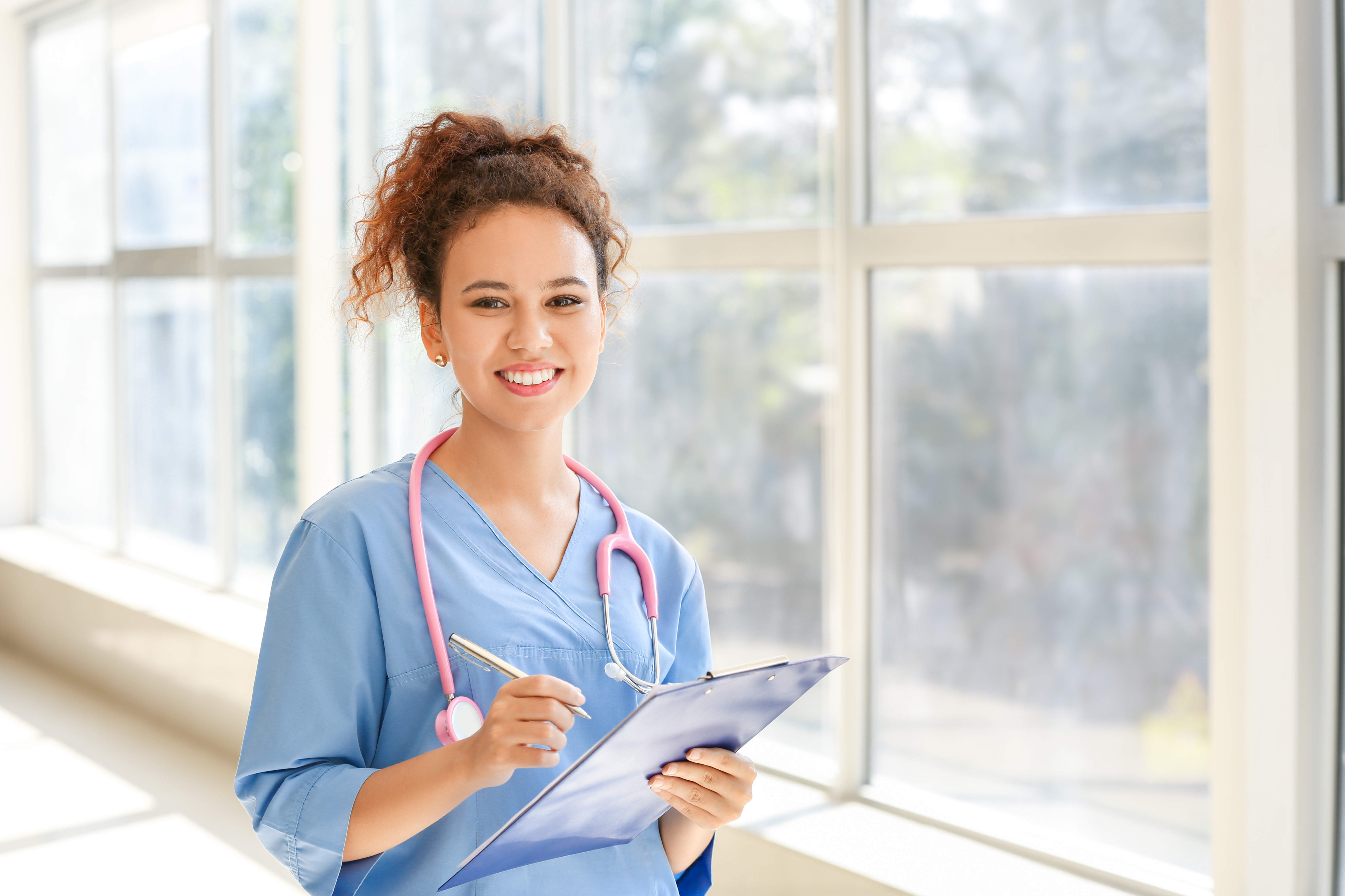 Enfermera sonriendo | Foto: Shutterstock