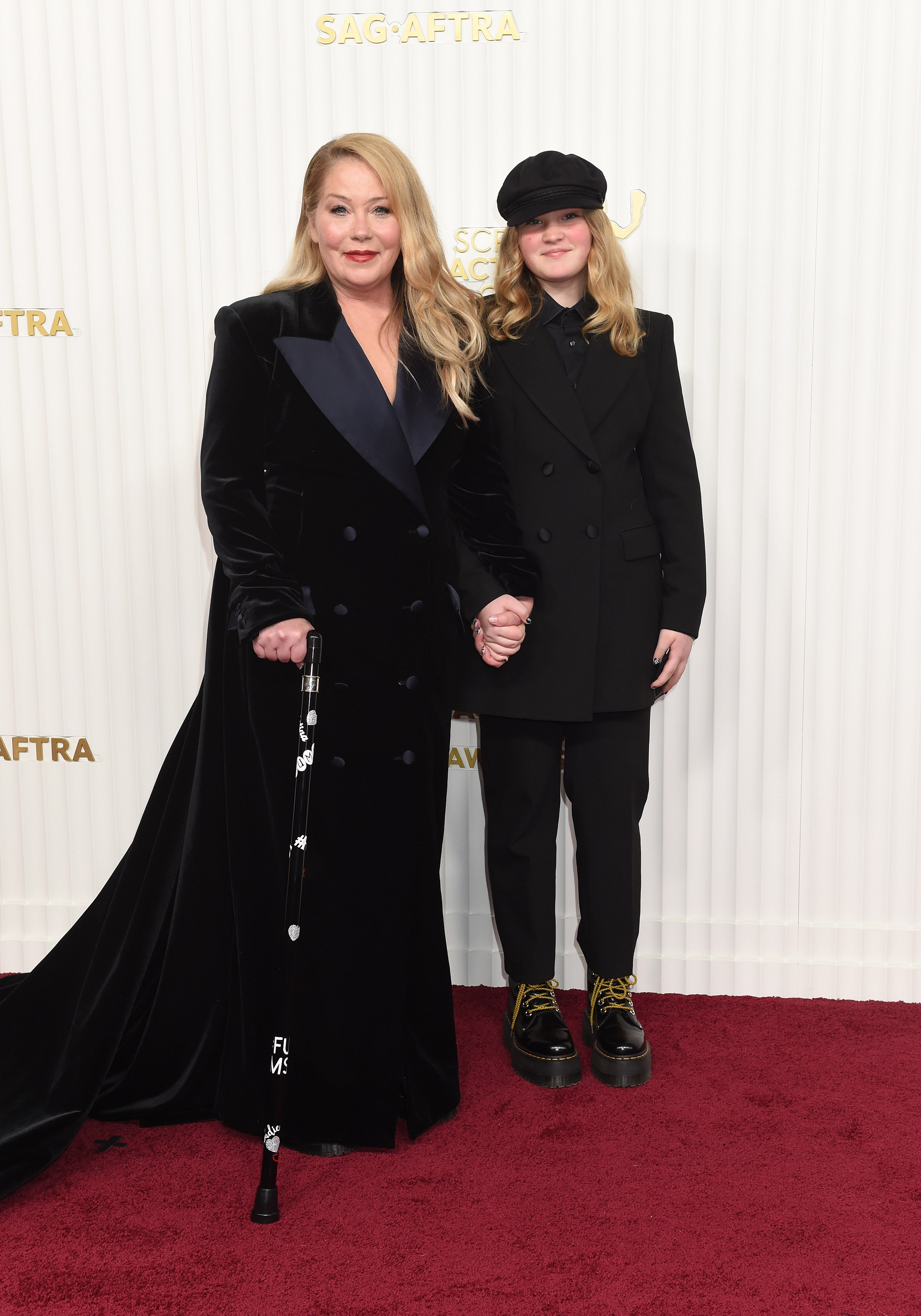 Christina Applegate y Sadie Grace LeNoble en la 29ª edición de los Premios del Sindicato de Actores en Los Ángeles el 26 de febrero de 2023 | Fuente: Getty Images