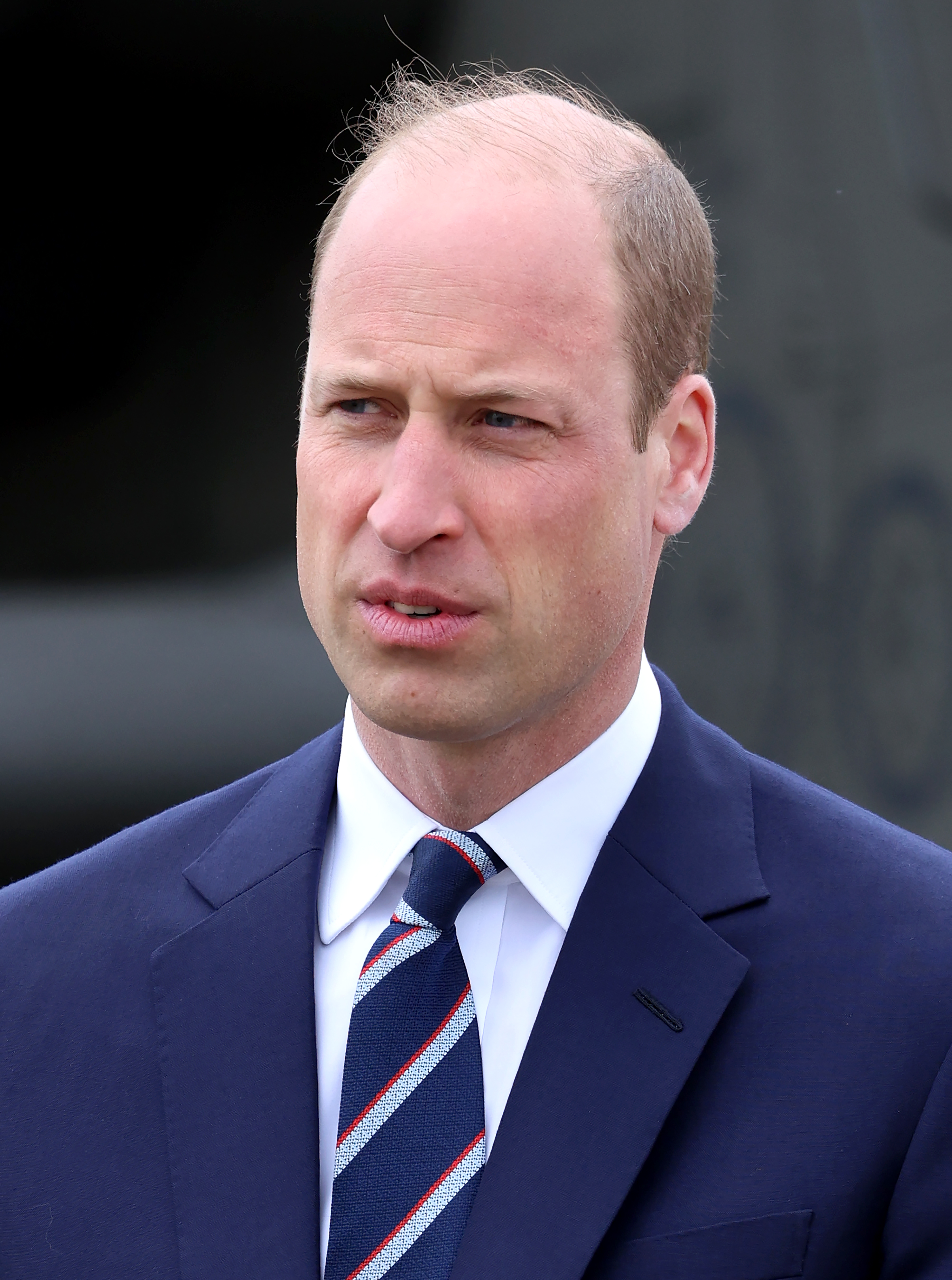 El príncipe William durante el traspaso oficial en el que el rey Charles III le traspasa el cargo de Coronel en Jefe del Cuerpo Aéreo del Ejército, en Stockbridge, Hampshire, el 13 de mayo de 2024 | Fuente: Getty Images