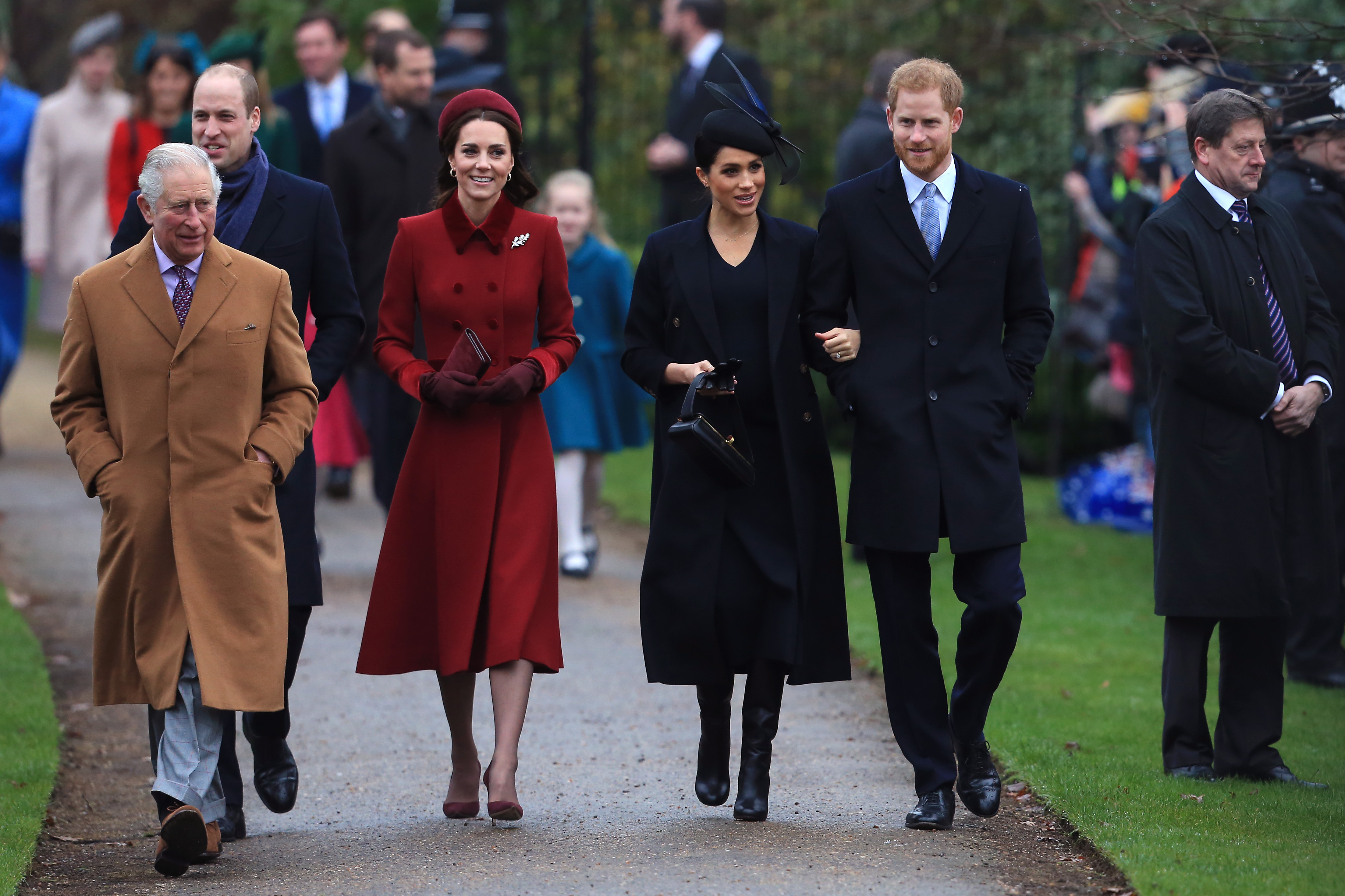 El rey Charles, el príncipe William, Catherine, Meghan y el príncipe Harry asisten al servicio religioso del Día de Navidad el 25 de diciembre de 2018 en King's Lynn, Inglaterra | Fuente: Getty Images