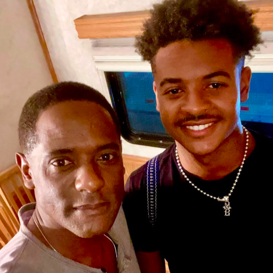 Blair y Blake Underwood posando para una foto. | Fuente: Instagram/blairunderwood_official