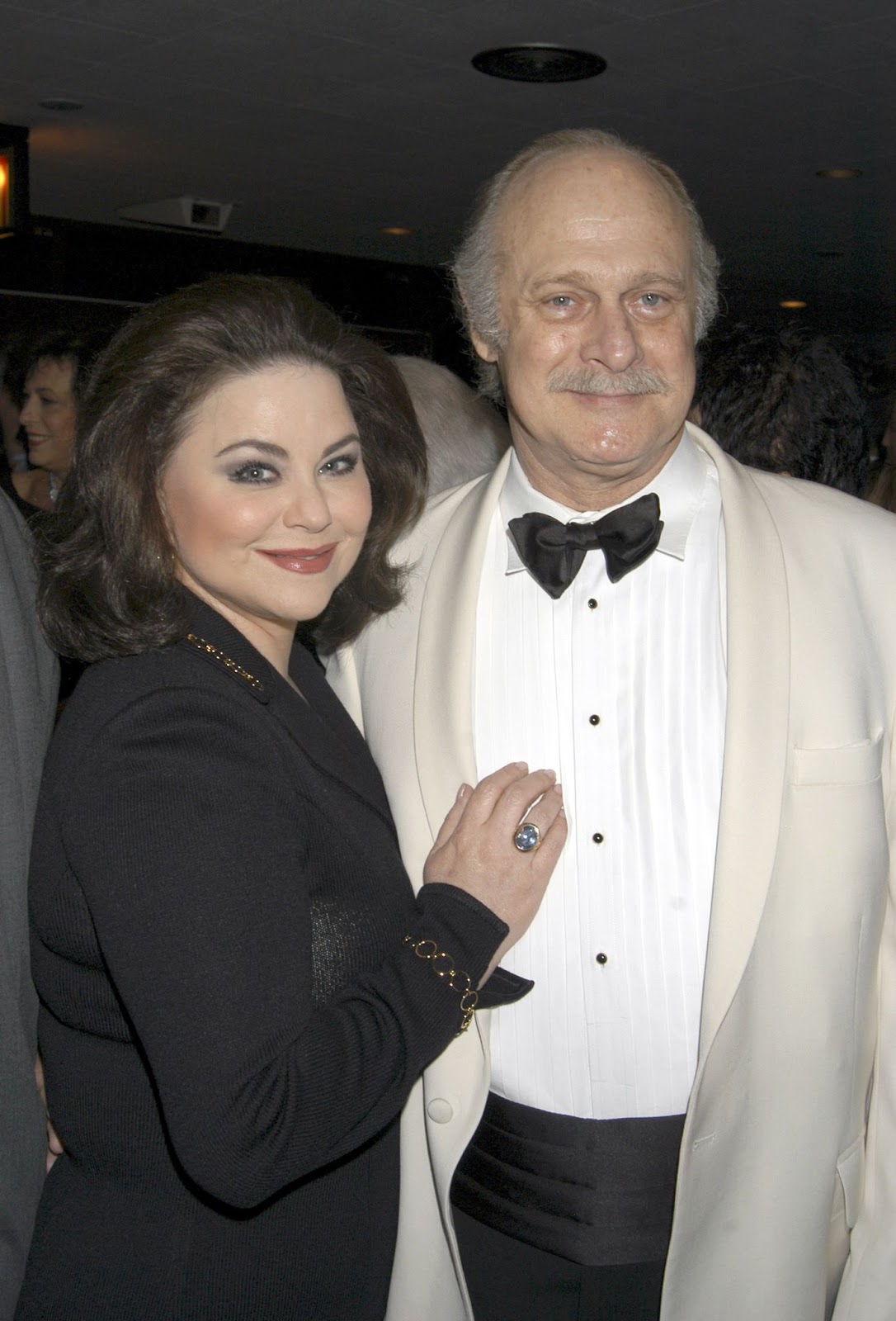 Delta Burke y Gerald McRaney durante la 50 edición de los premios anuales Drama Desk en Nueva York en 2005. | Fuente: Getty Images