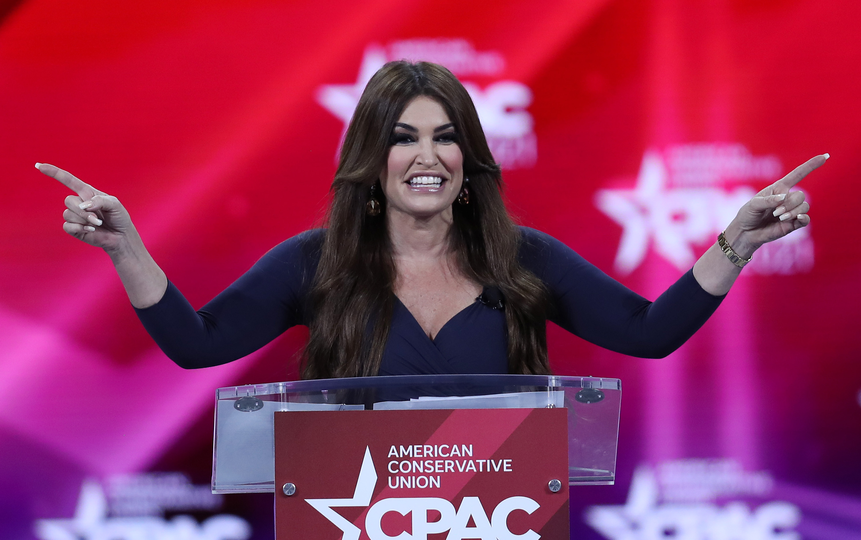 Kimberly Guilfoyle se dirige a la Conferencia de Acción Política Conservadora que se celebra en el Hyatt Regency el 26 de febrero de 2021, en Orlando, Florida | Fuente: Getty Images