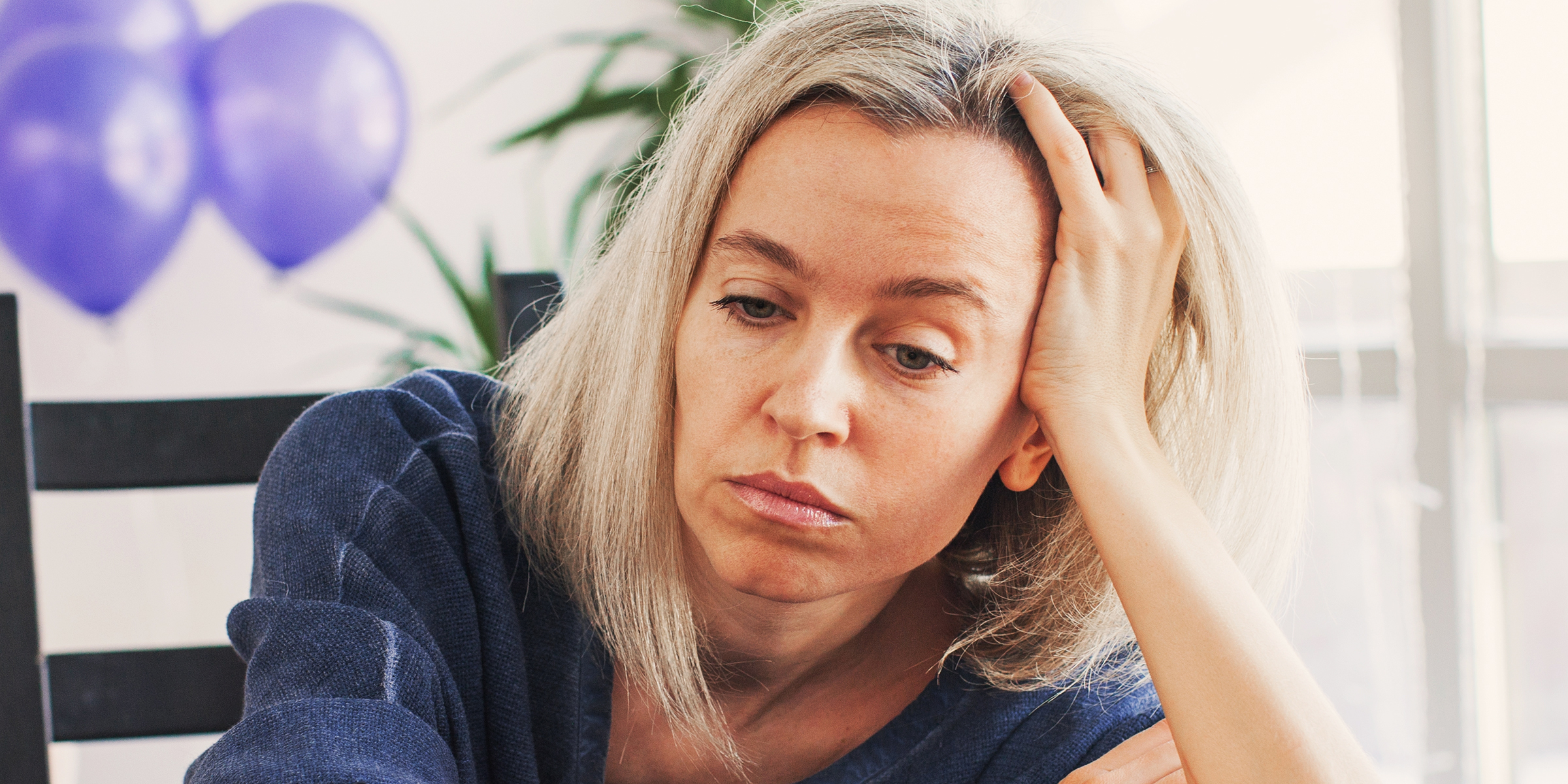Una mujer con cara de disgusto | Fuente: Shutterstock