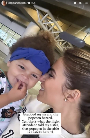 Jessie James Decker con Blaire | Foto: instagram.com/jessiejamesdecker