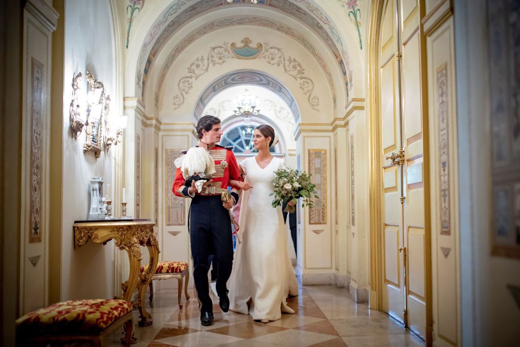 Fernando Fitz-James Stuart y Sofía Palazuelo en su boda el 6 de octubre de 2018 en Madrid, España. | Foto: Getty Images. 