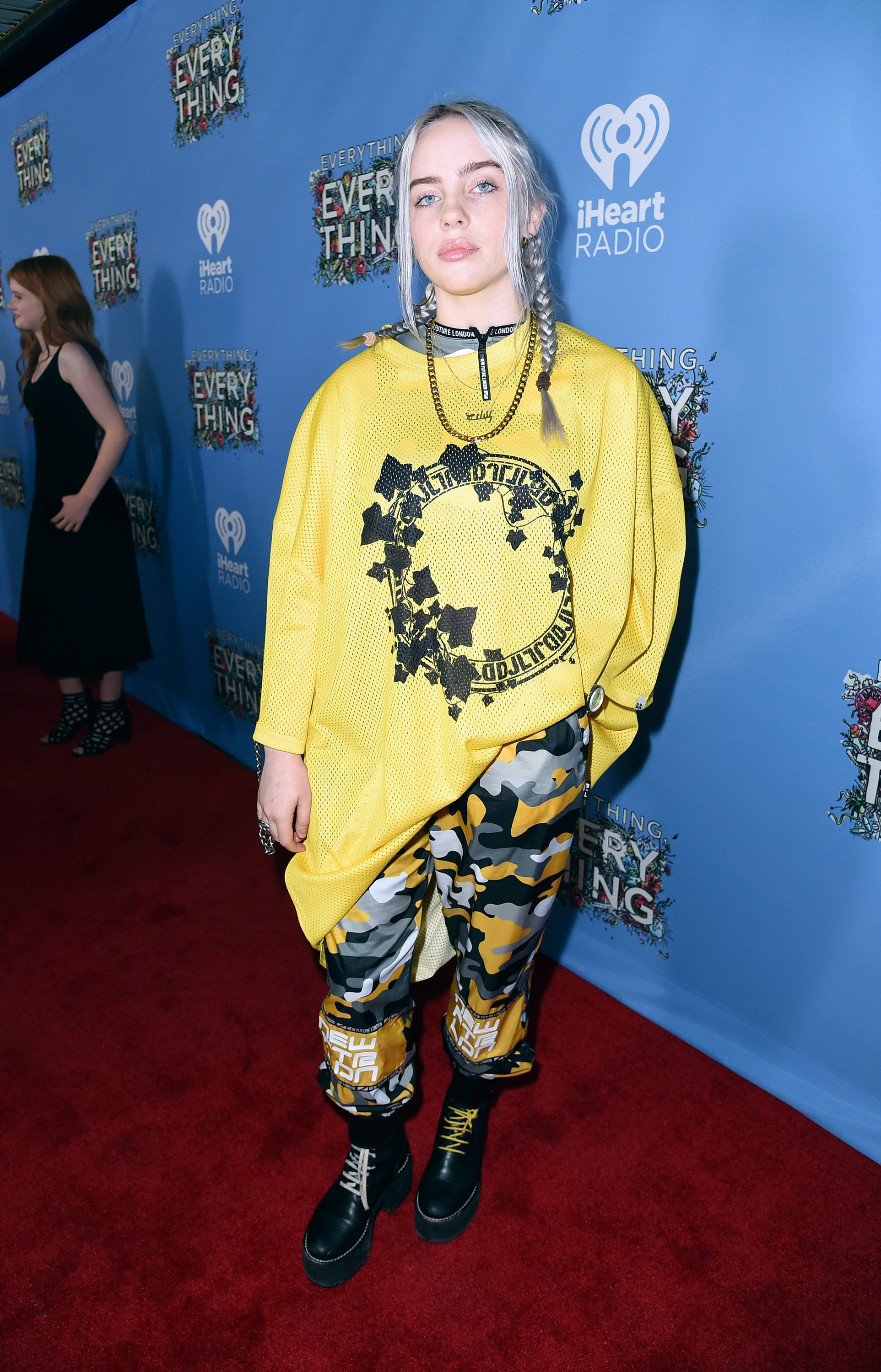 Billie Eilish llega al estreno de la película "Everything Everything" en Hollywood, California, el 6 de mayo de 2017 | Fuente: Getty Images