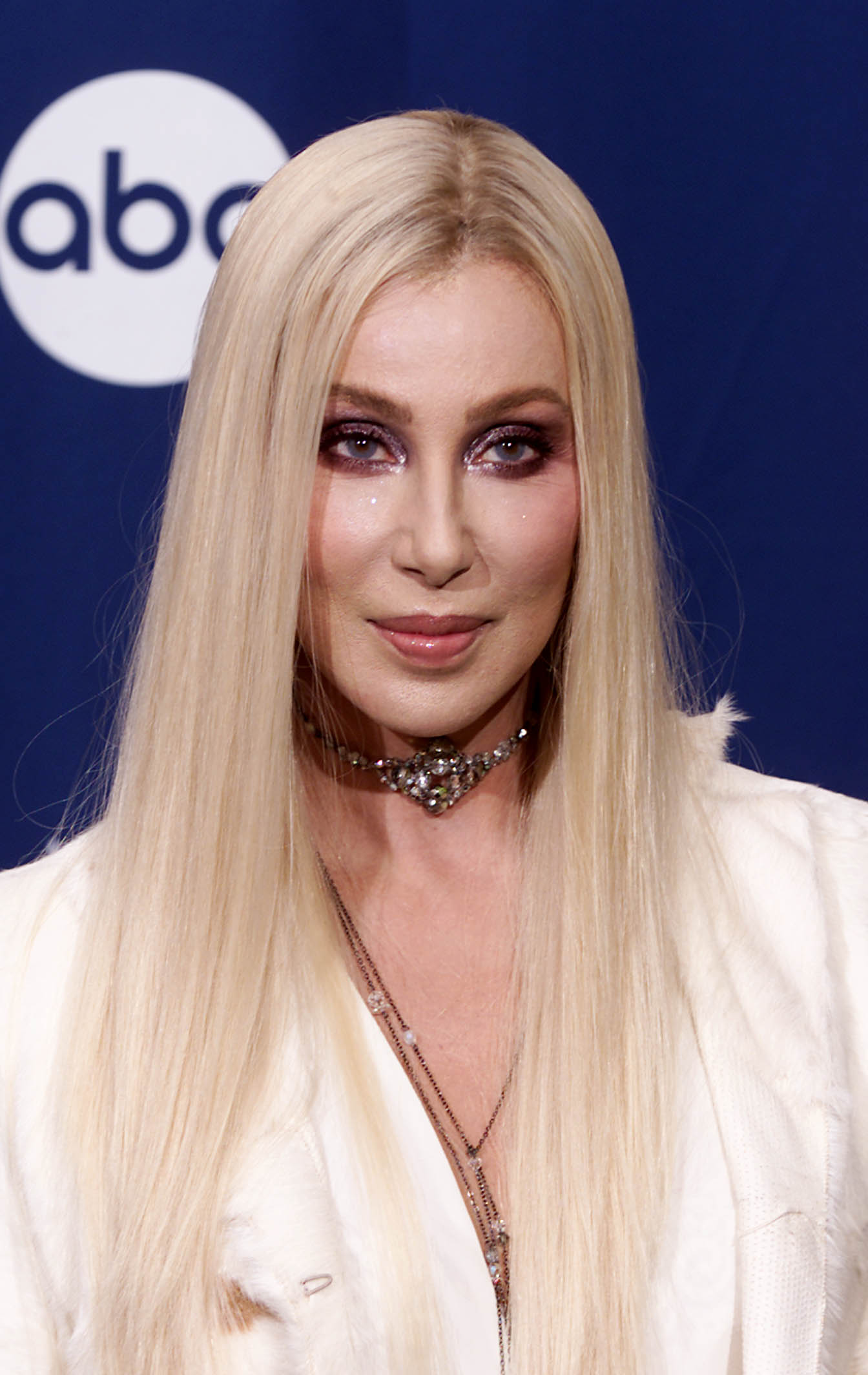 Cher asiste a la 52 edición de los Premios Emmy en Los Ángeles, California, el 10 de septiembre de 2000 | Fuente: Getty Images