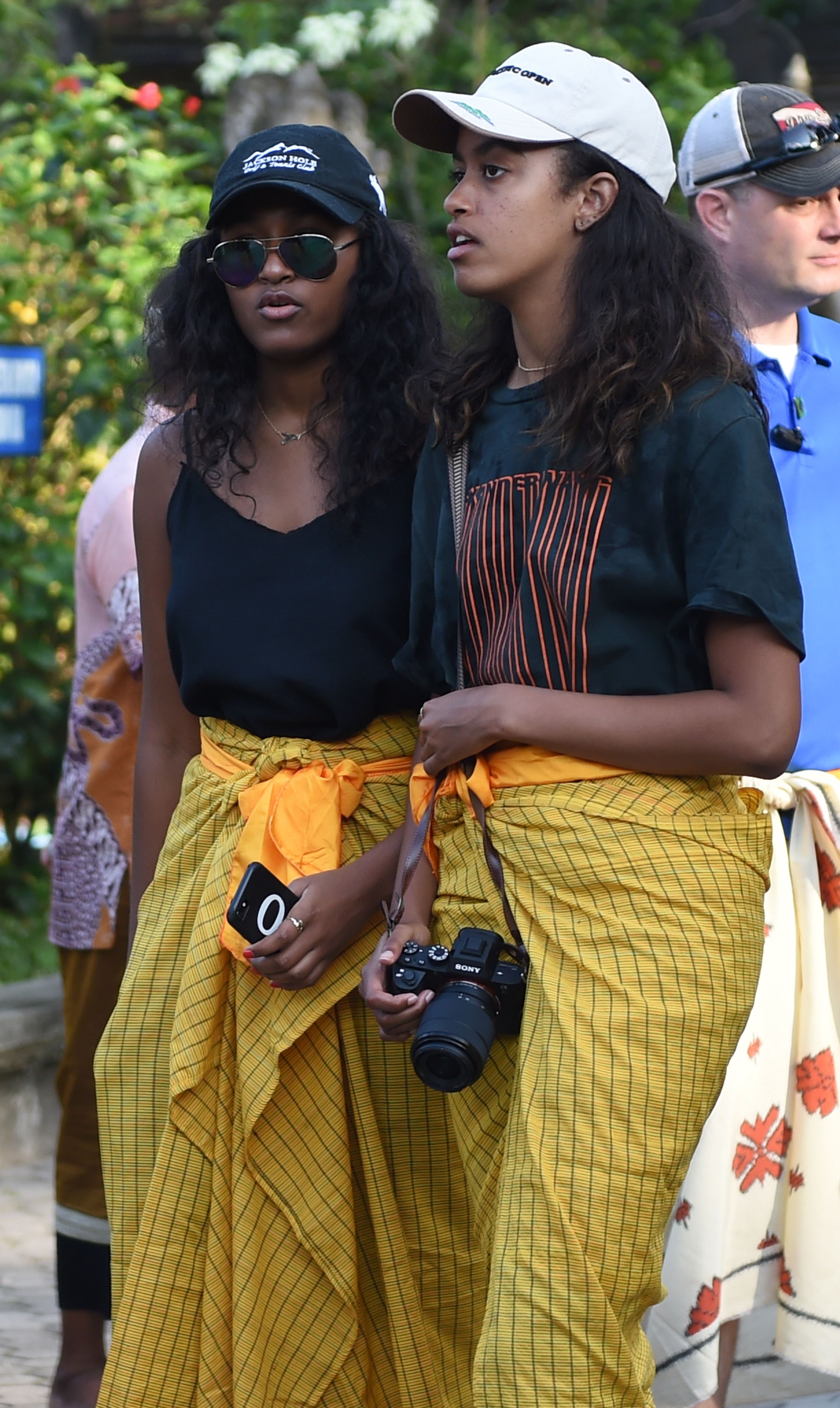 Sasha y Malia Obama el 27 de junio de 2017 en Bali. | Foto: Getty Images