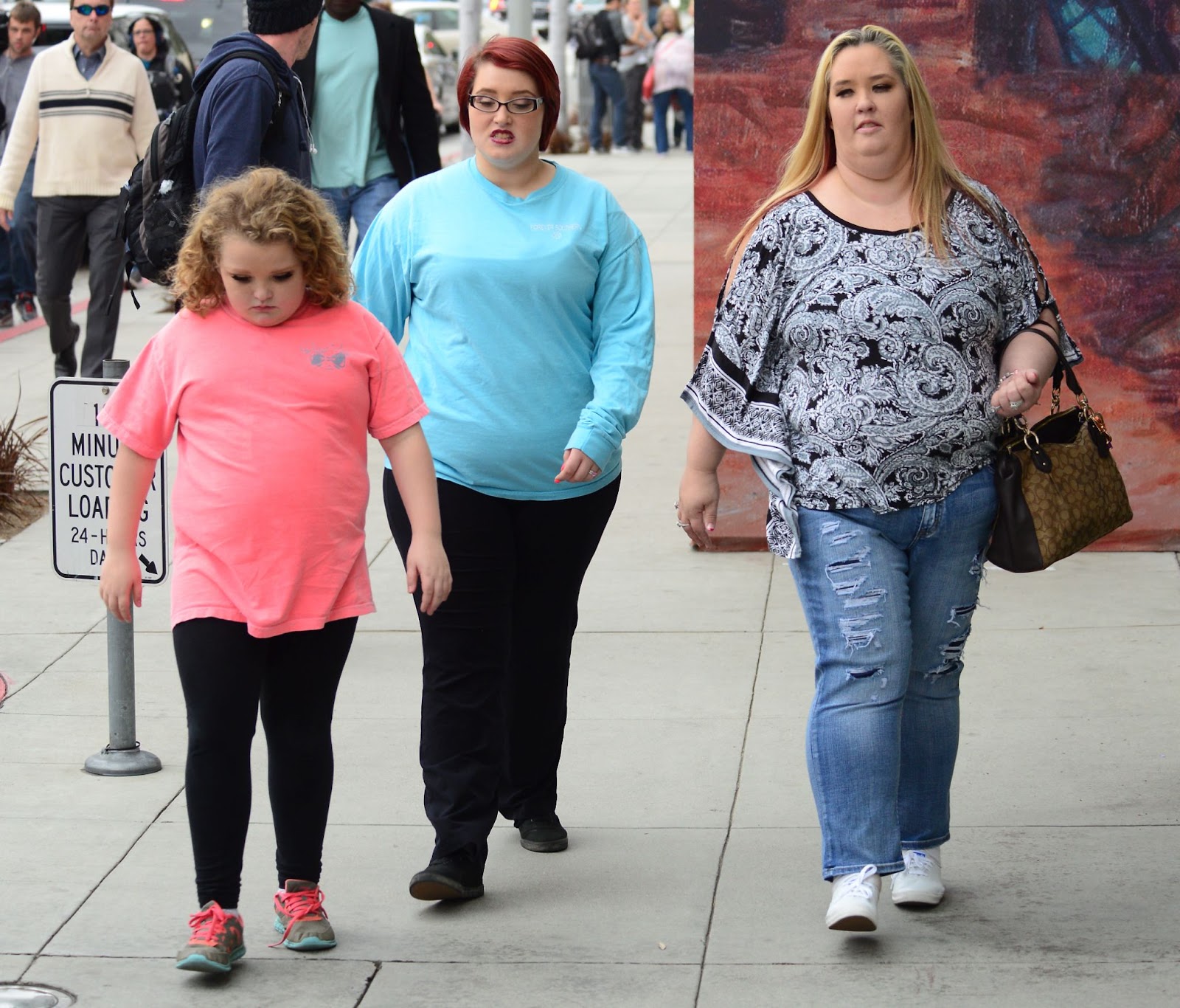 Mama June y sus hijas vistas el 18 de enero de 2016, en Los Ángeles, California. | Fuente: Getty Images