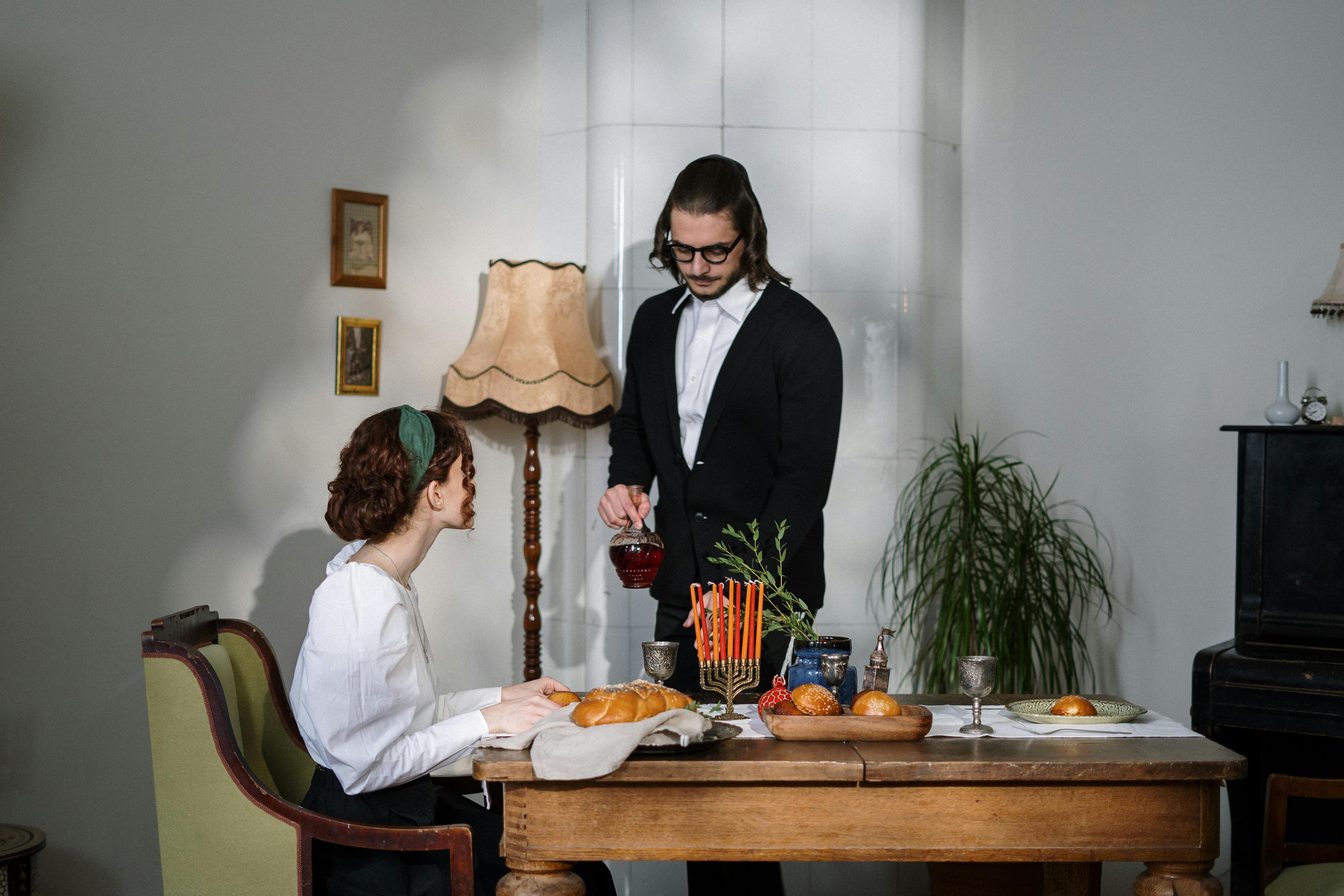Una pareja cenando | Fuente: Pexels