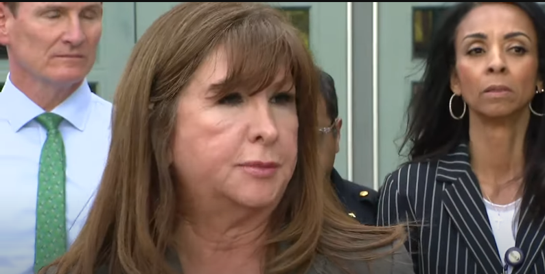 La superintendente del Dallas ISD, Stephanie Elizalde, hablando en rueda de prensa sobre el tiroteo en el instituto Wilmer-Hutchins el 15 de abril de 2025 | Fuente: Youtube/FOX 4 Dallas-Fort Worth