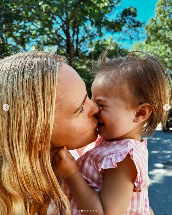 Rumer Willis y Louetta Isley Willis Thomas compartiendo un dulce momento, publicado el 18 de agosto de 2024 | Fuente: Instagram/rumerwillis