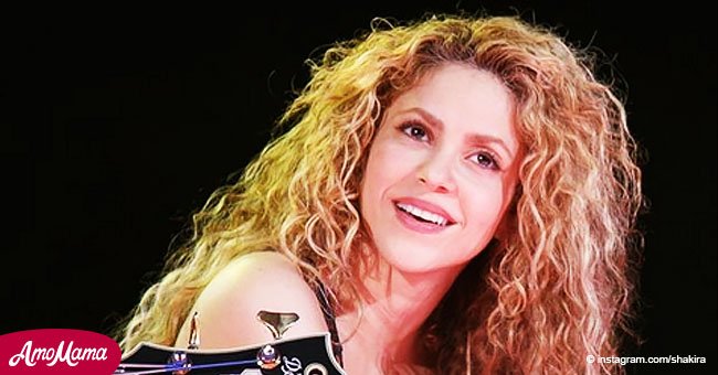 Fans acusan a Shakira de promover símbolo Nazi al verlo en nuevo collar de su gira mundial