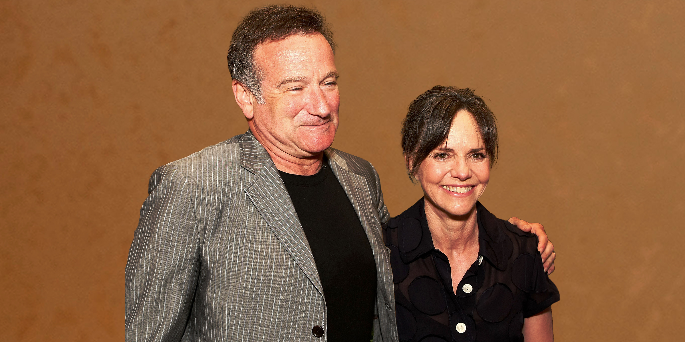 Robin Williams y Sally Field | Fuente: Getty Images